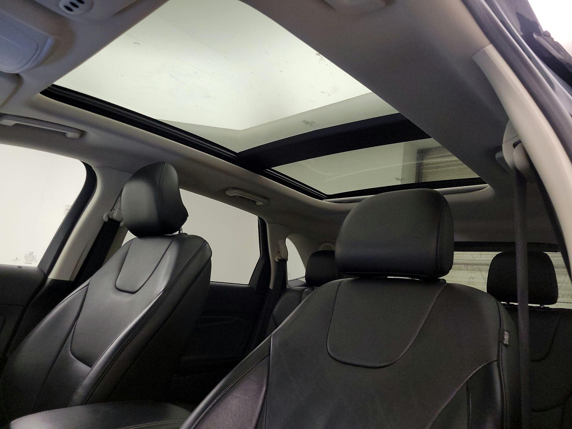 Thumbnail: 2019 Ford Edge - 20