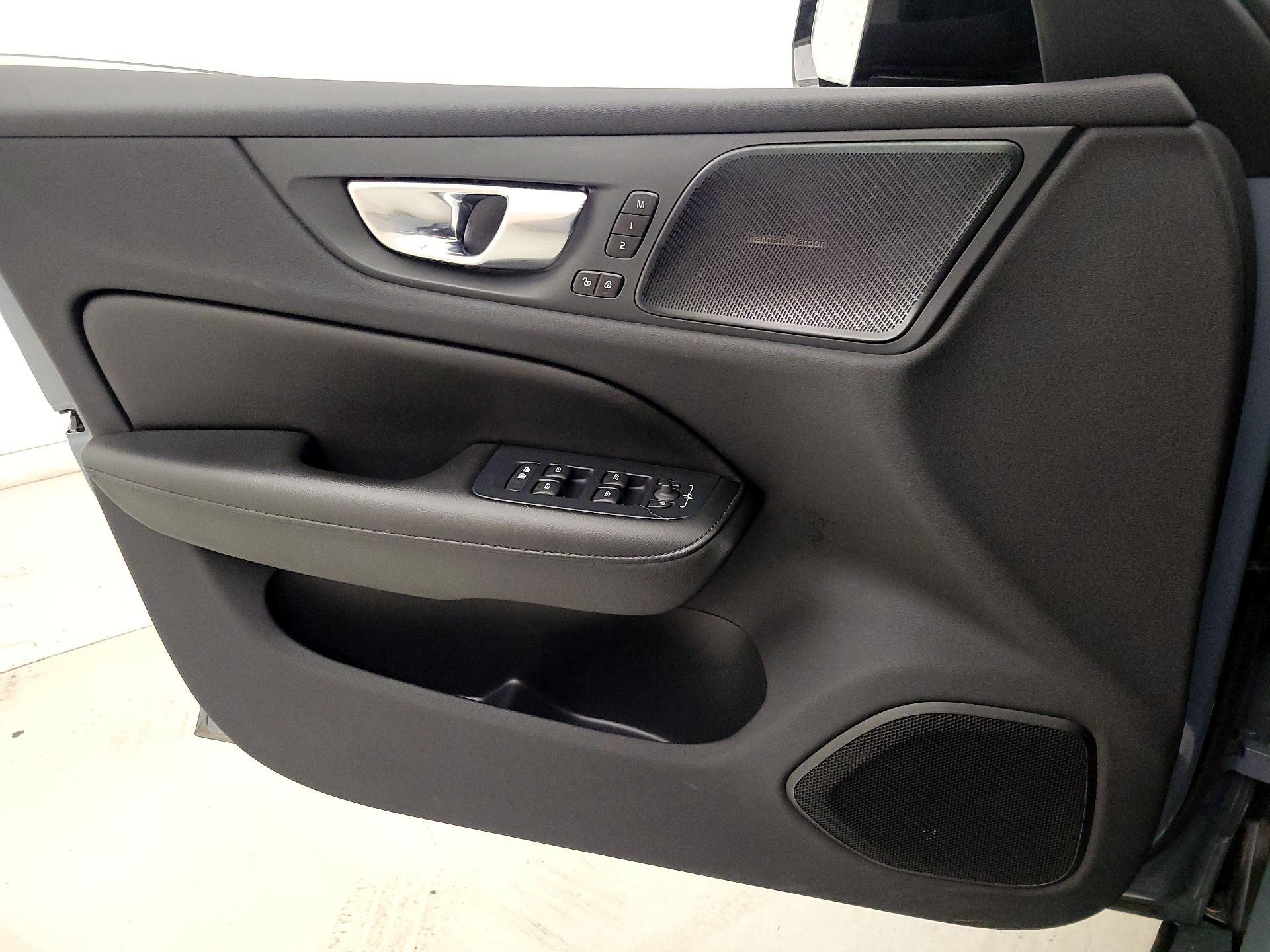 Thumbnail: 2022 Volvo S60 - 12