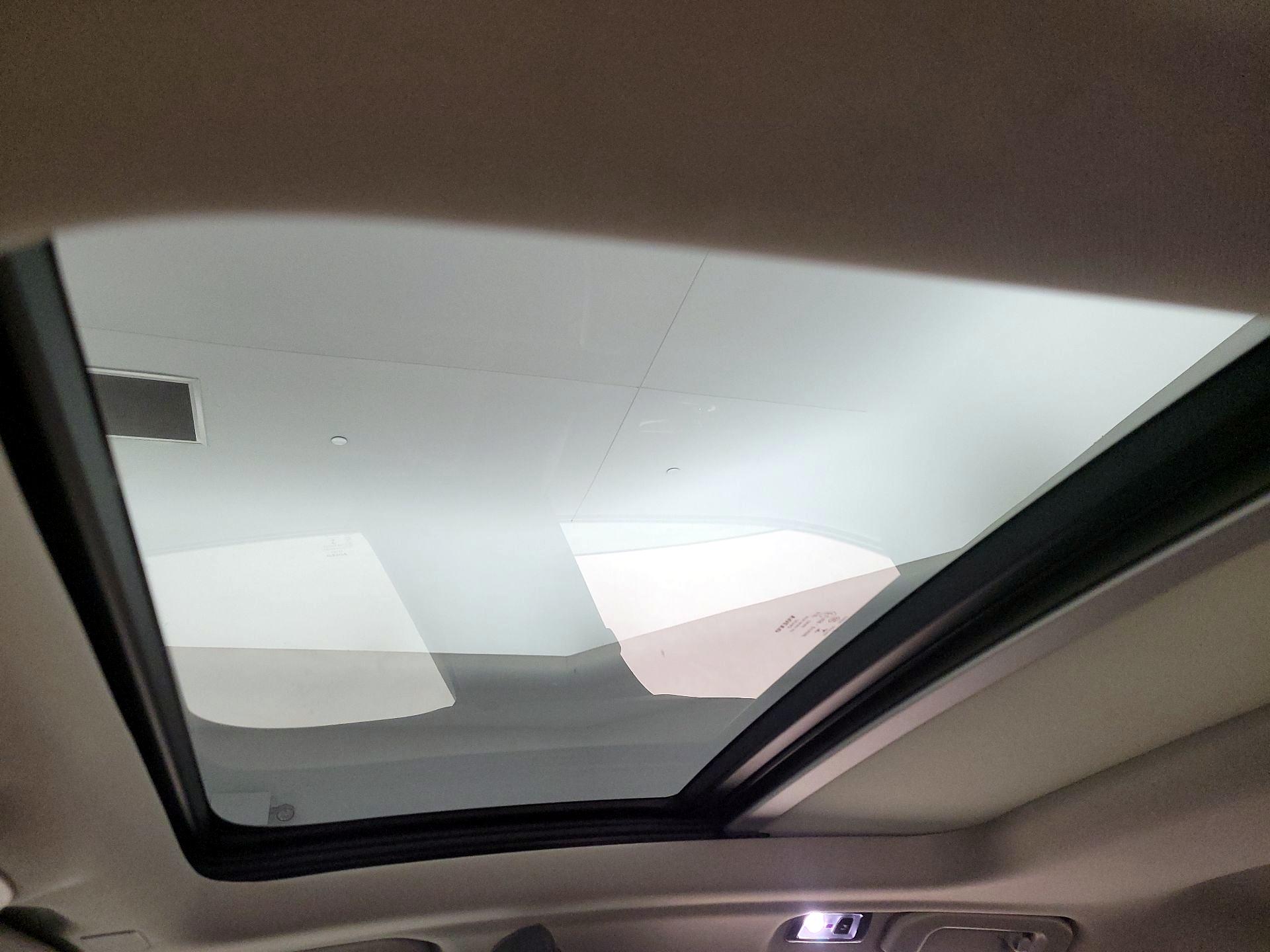 Thumbnail: 2022 Volvo S60 - 19