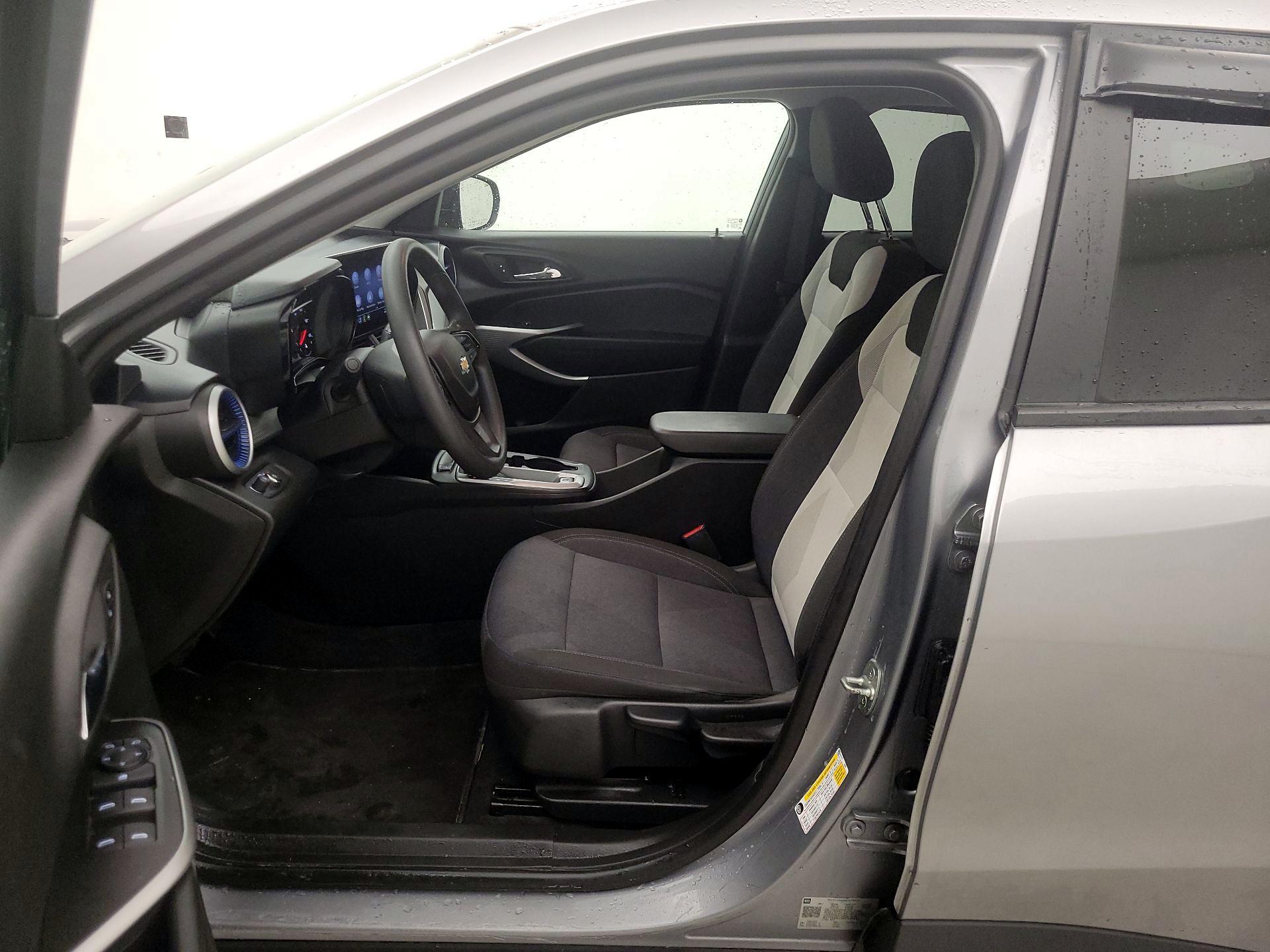 Thumbnail: 2024 Chevrolet Trax - 11