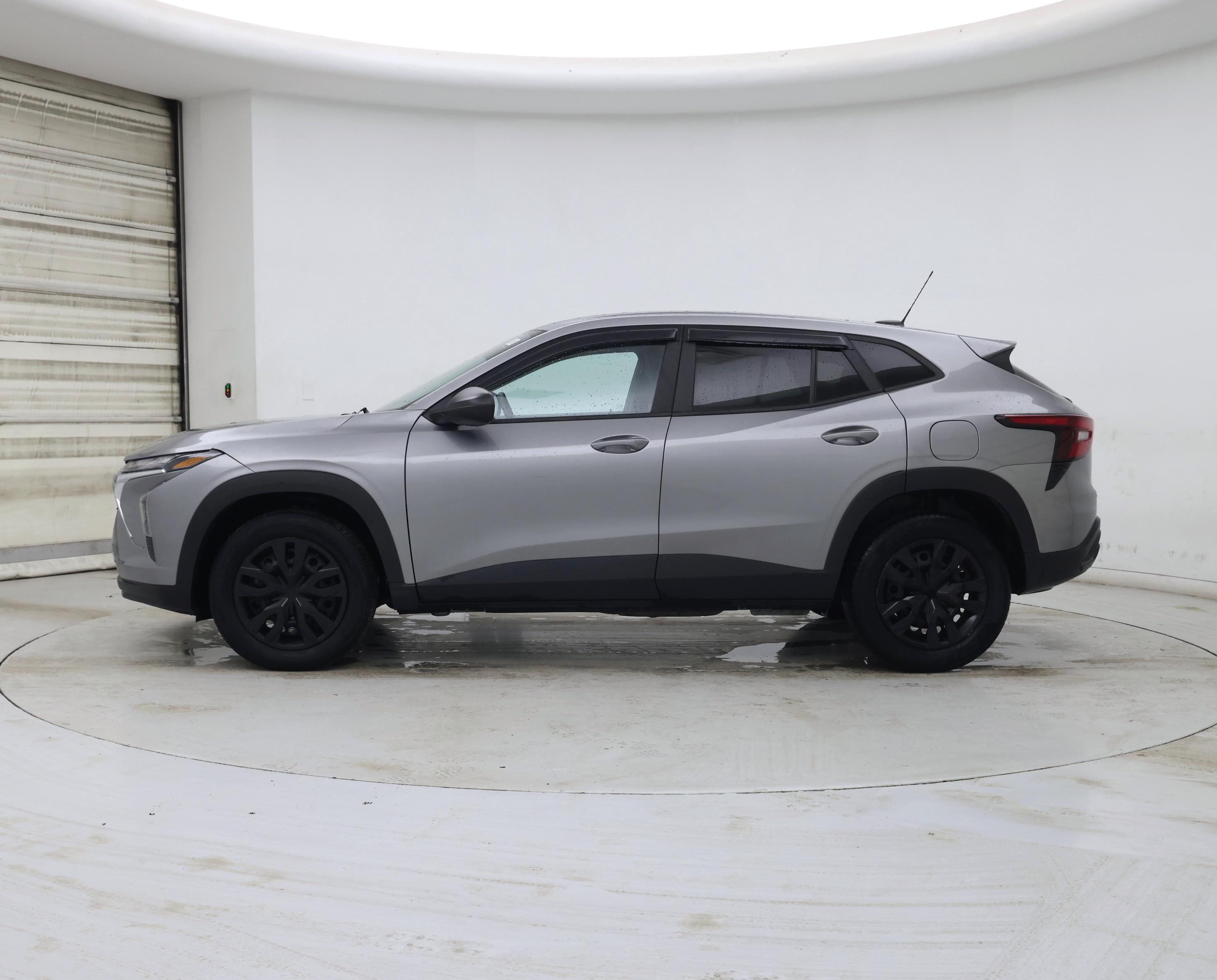 Thumbnail: 2024 Chevrolet Trax - 3