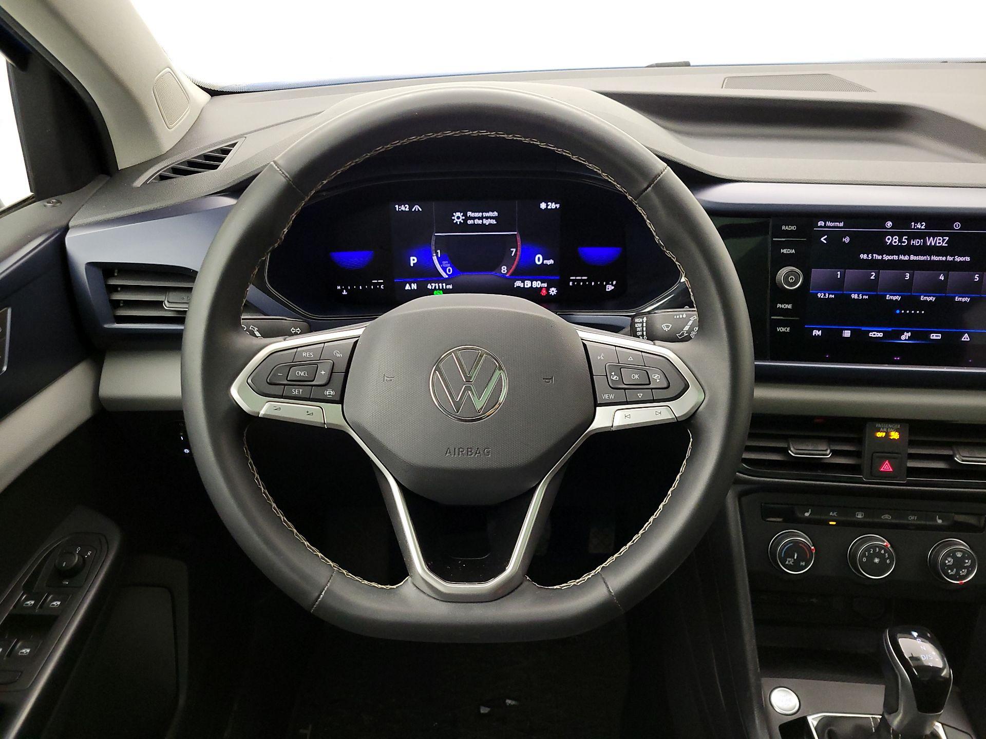 Thumbnail: 2022 Volkswagen Taos - 10