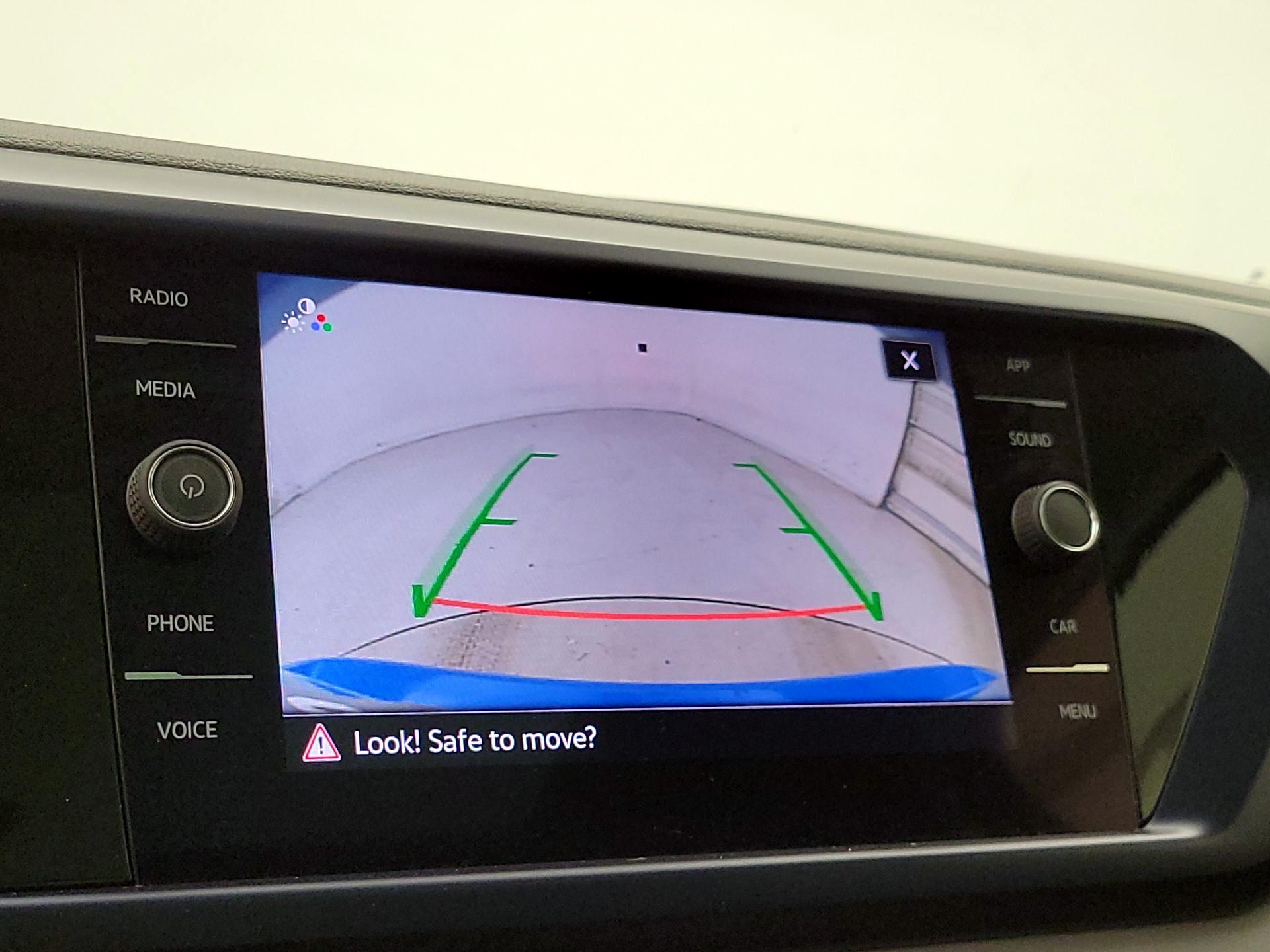 Thumbnail: 2022 Volkswagen Taos - 14