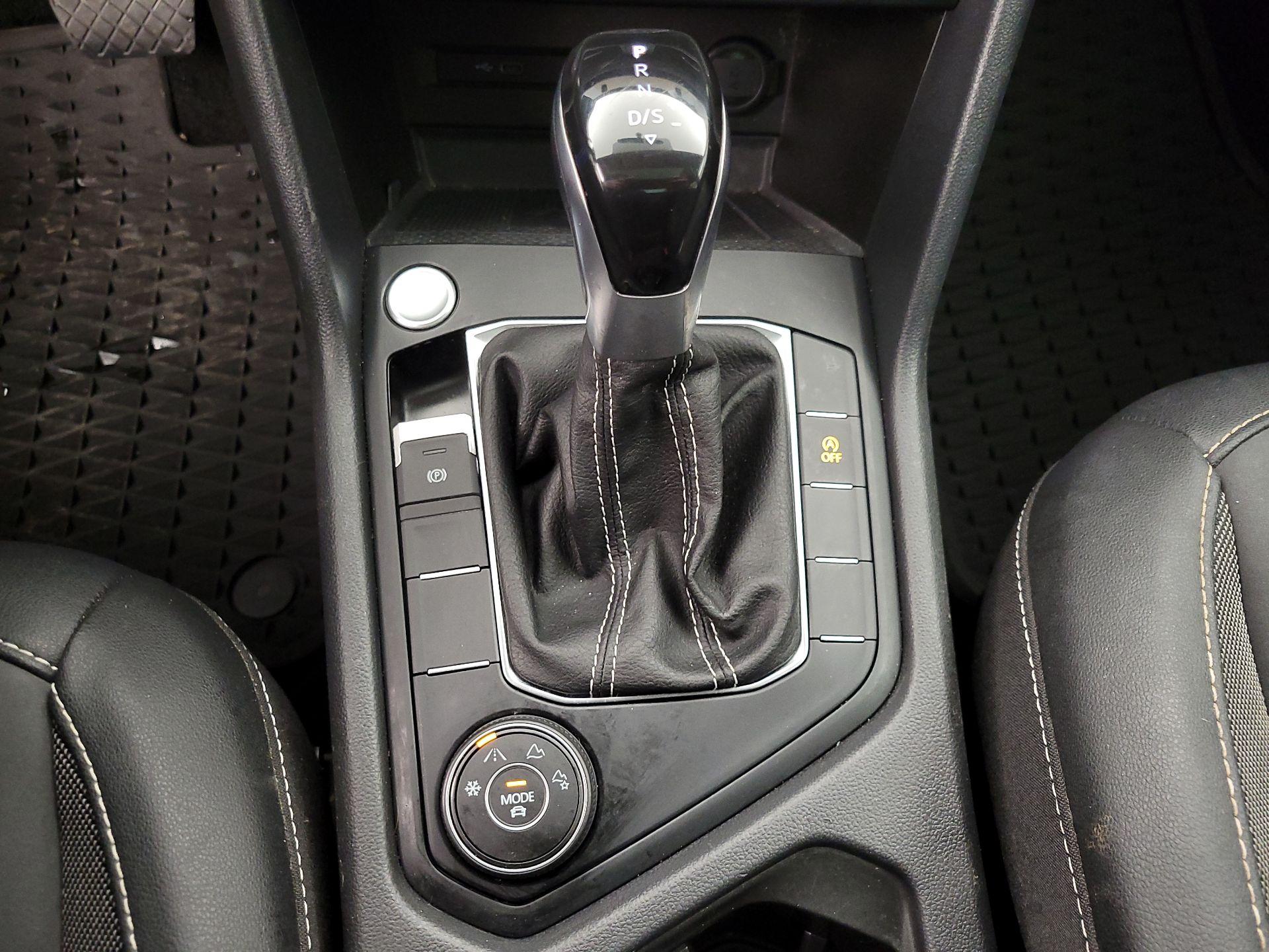 Thumbnail: 2022 Volkswagen Taos - 17