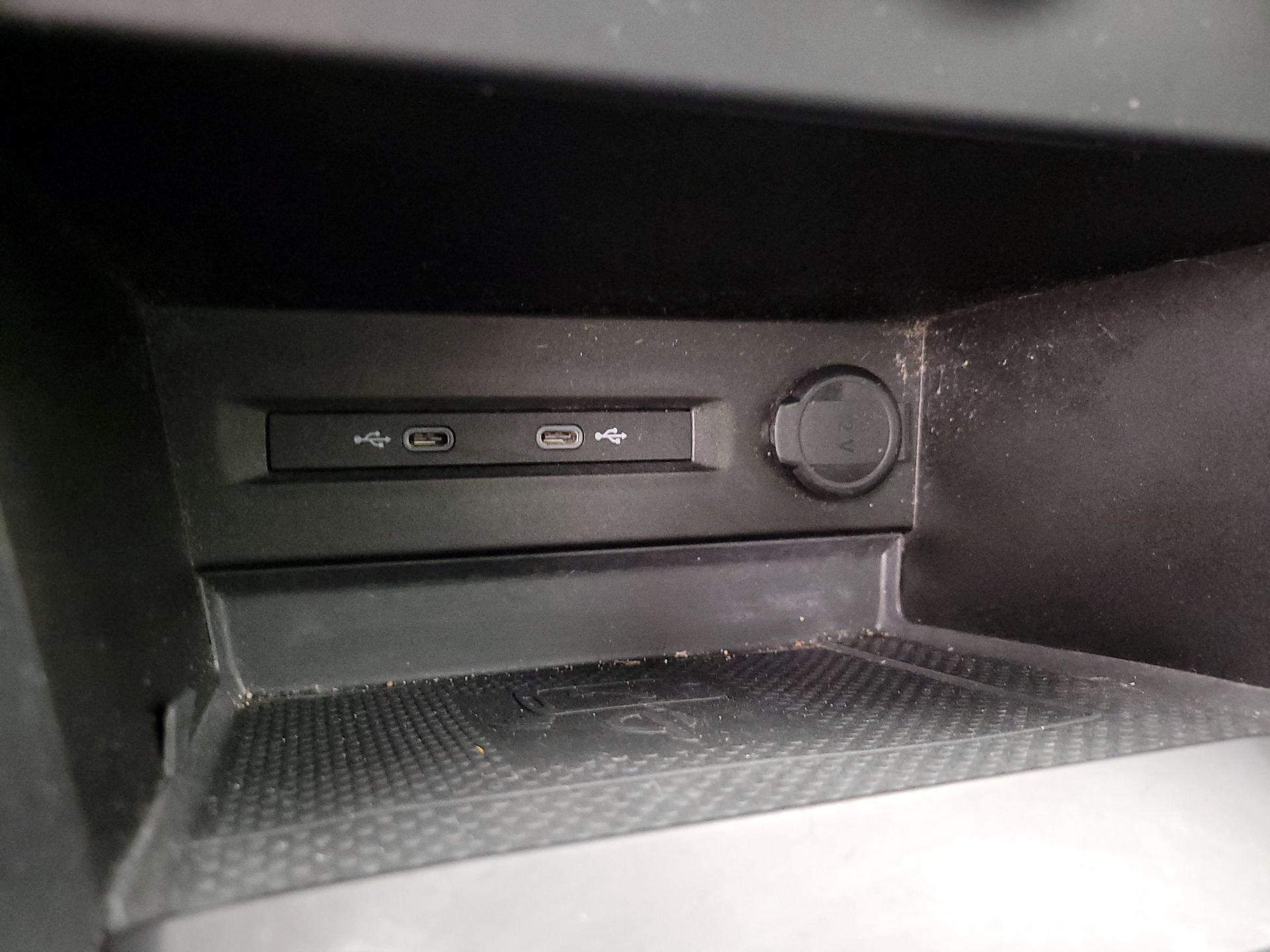 Thumbnail: 2022 Volkswagen Taos - 18