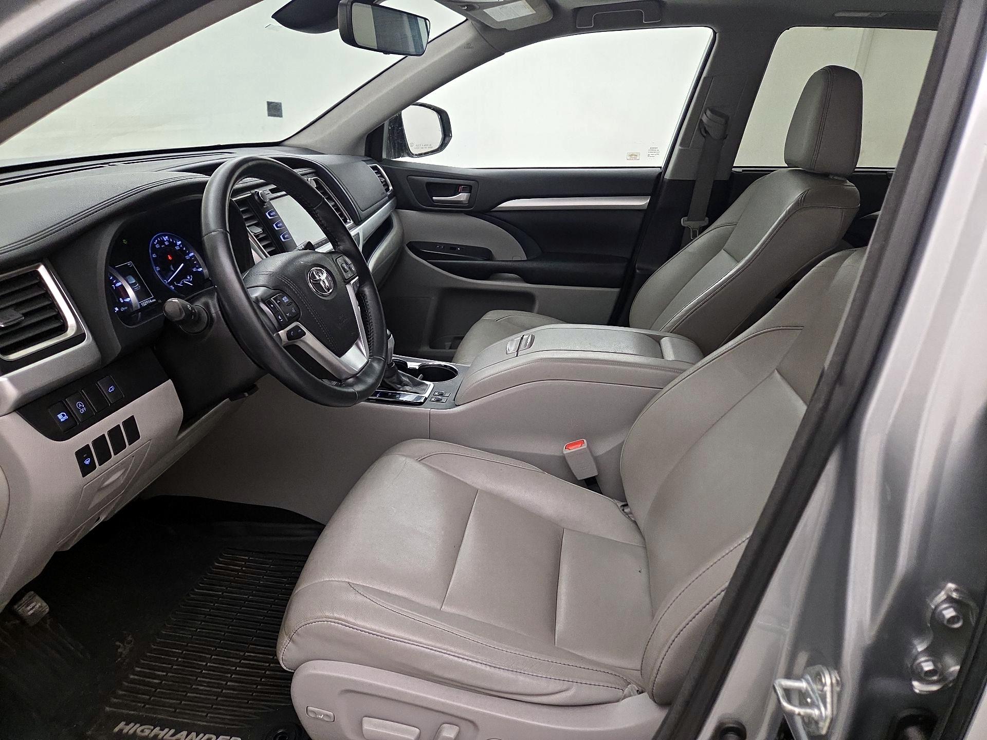 Thumbnail: 2018 Toyota Highlander - 11