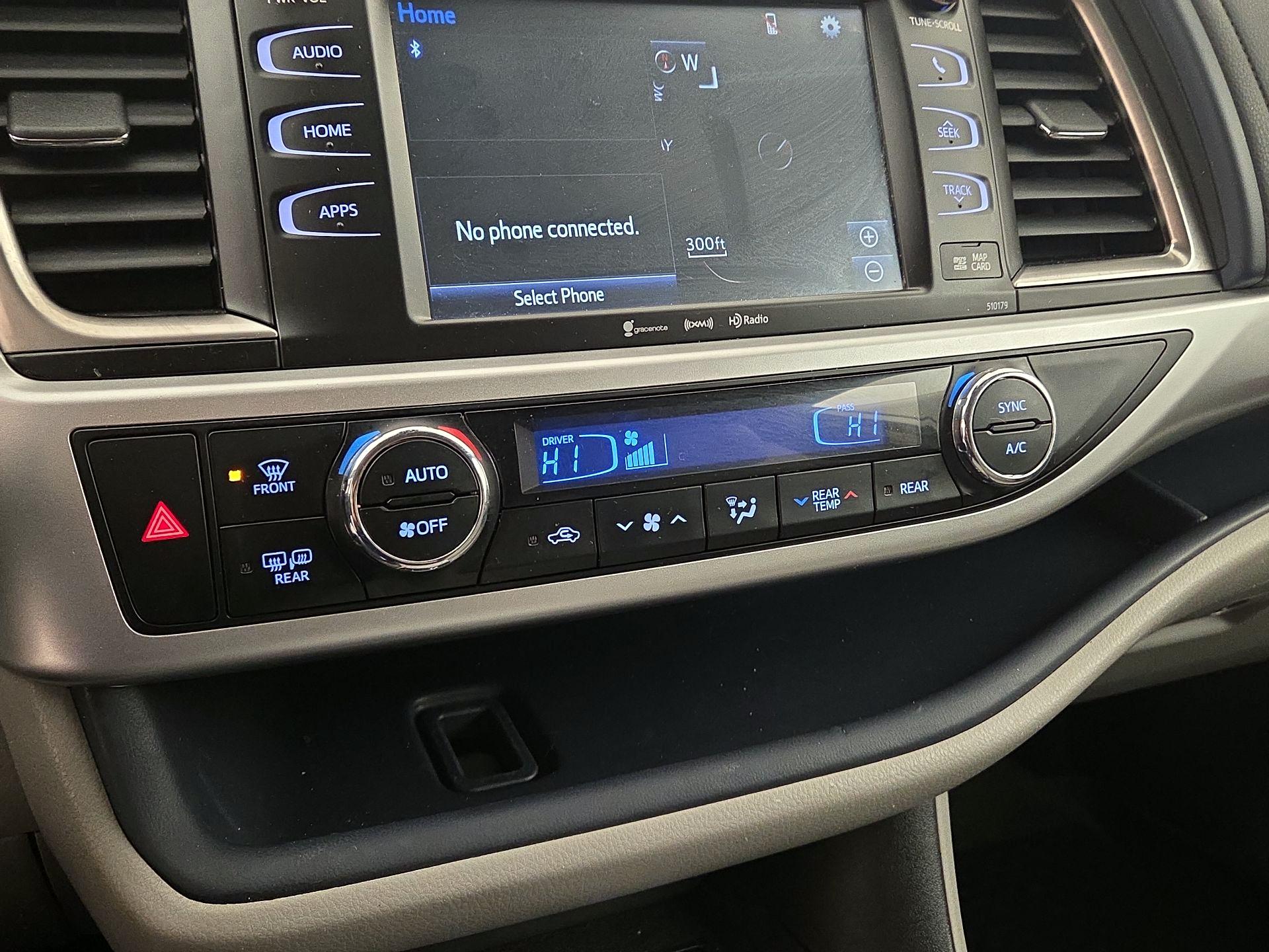 Thumbnail: 2018 Toyota Highlander - 16