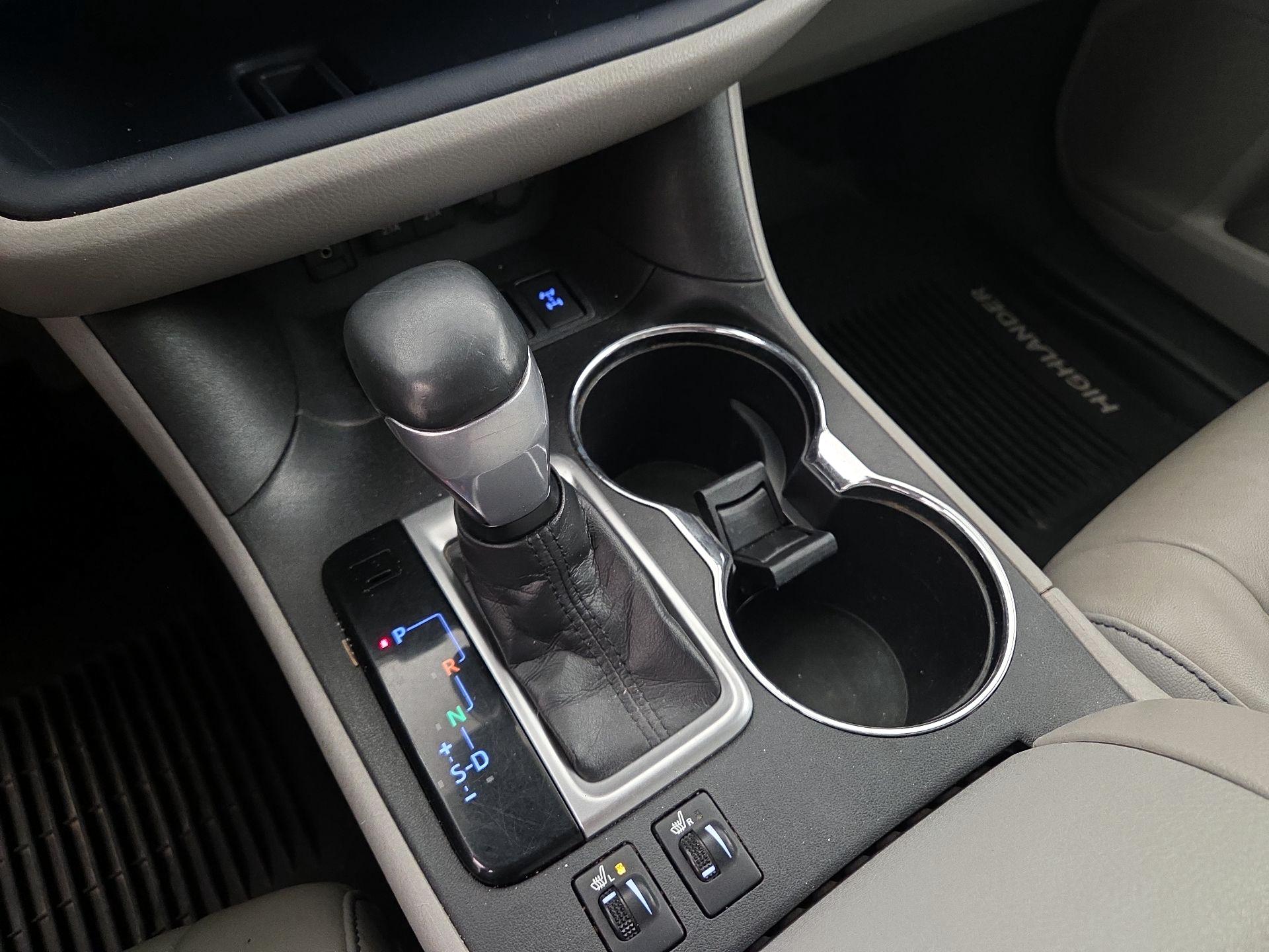 Thumbnail: 2018 Toyota Highlander - 17