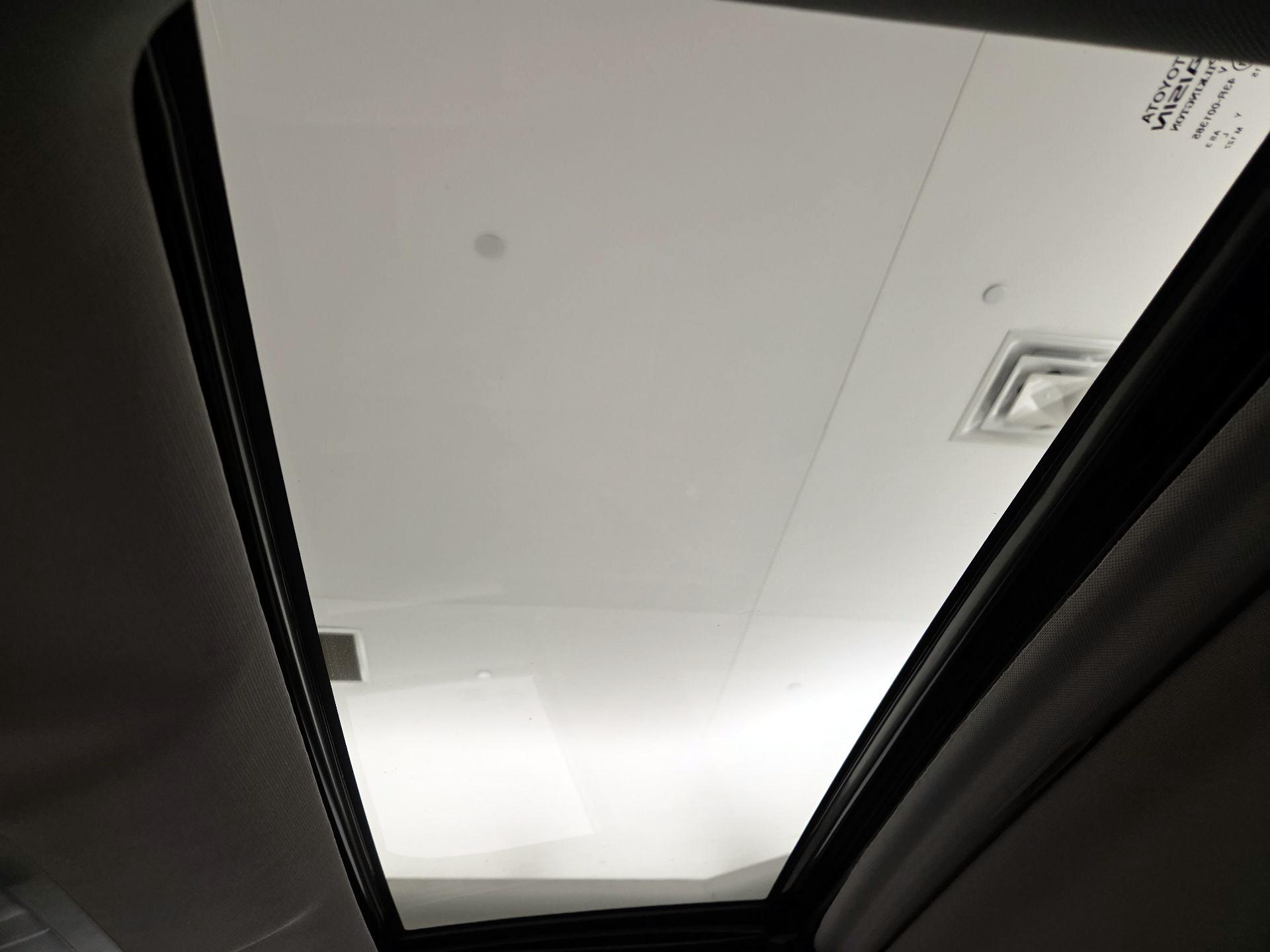 Thumbnail: 2018 Toyota Highlander - 18