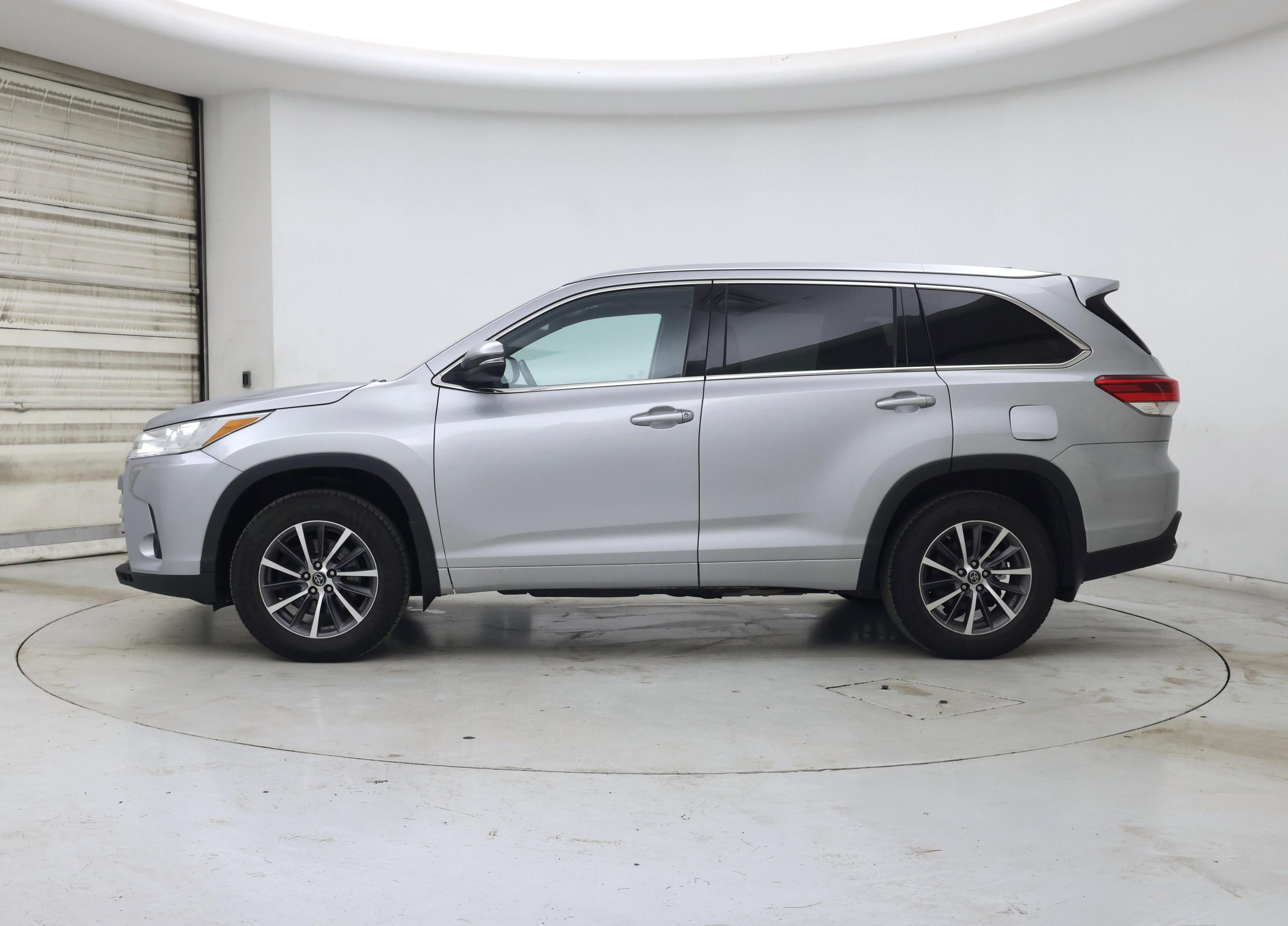 Thumbnail: 2018 Toyota Highlander - 3