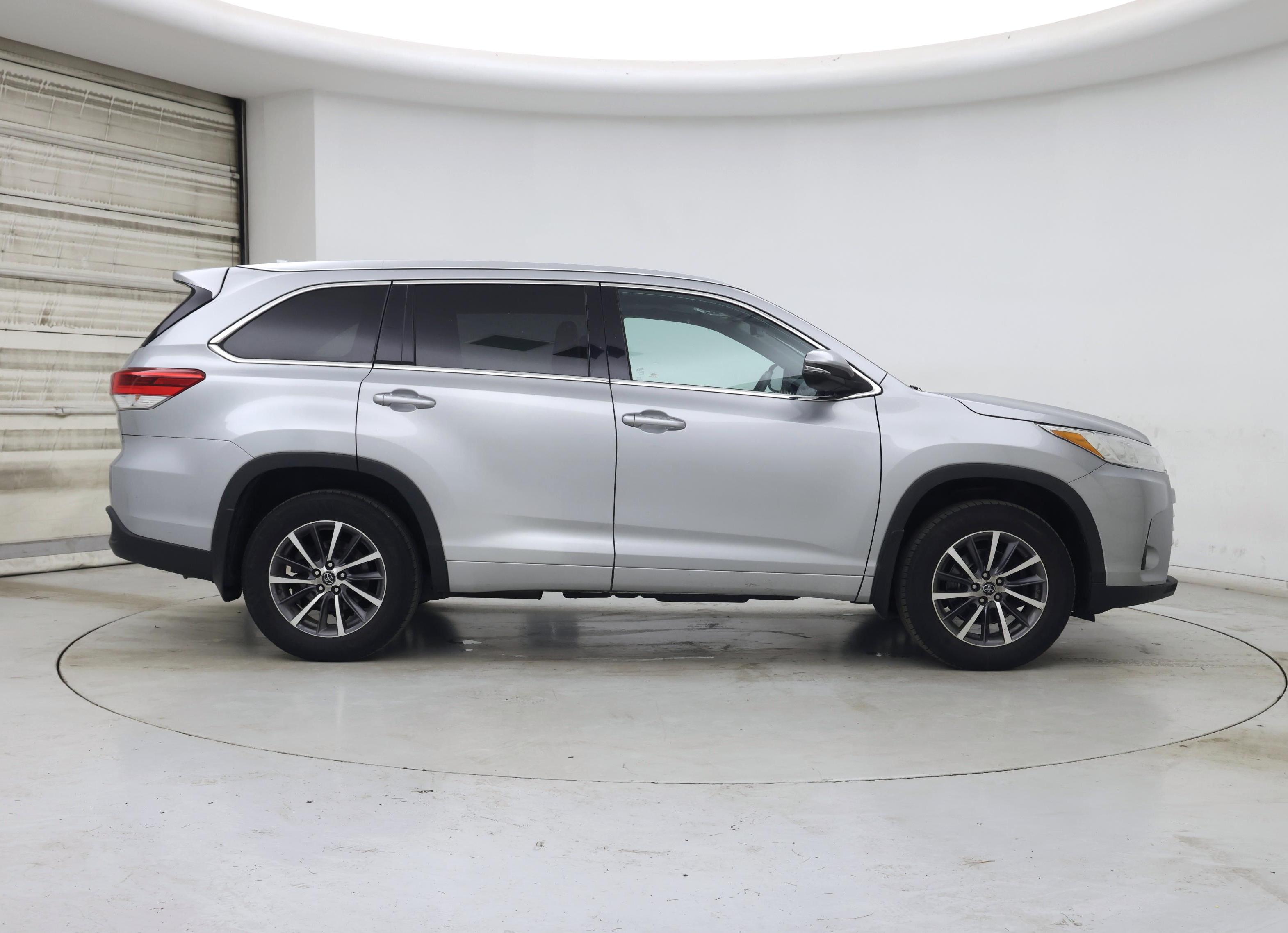 Thumbnail: 2018 Toyota Highlander - 7
