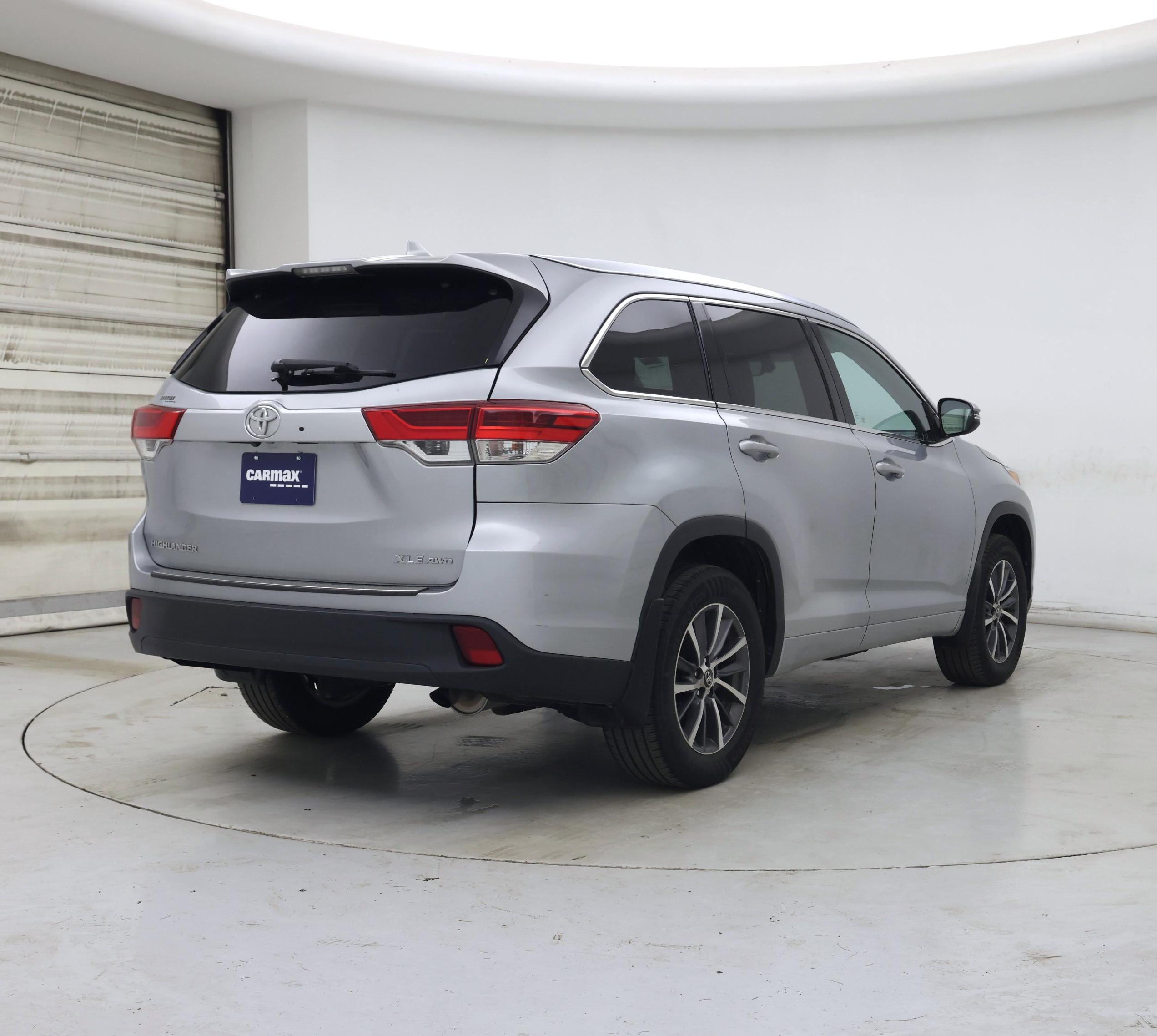 Thumbnail: 2018 Toyota Highlander - 8