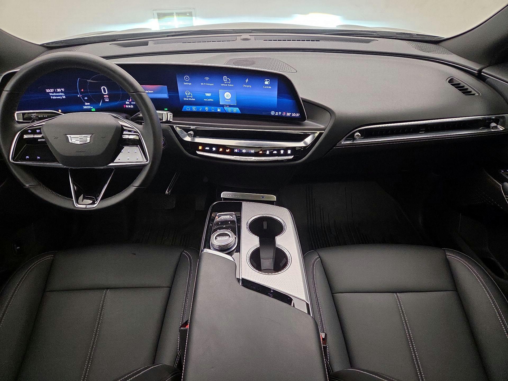 Thumbnail: 2024 Cadillac Lyriq - 9