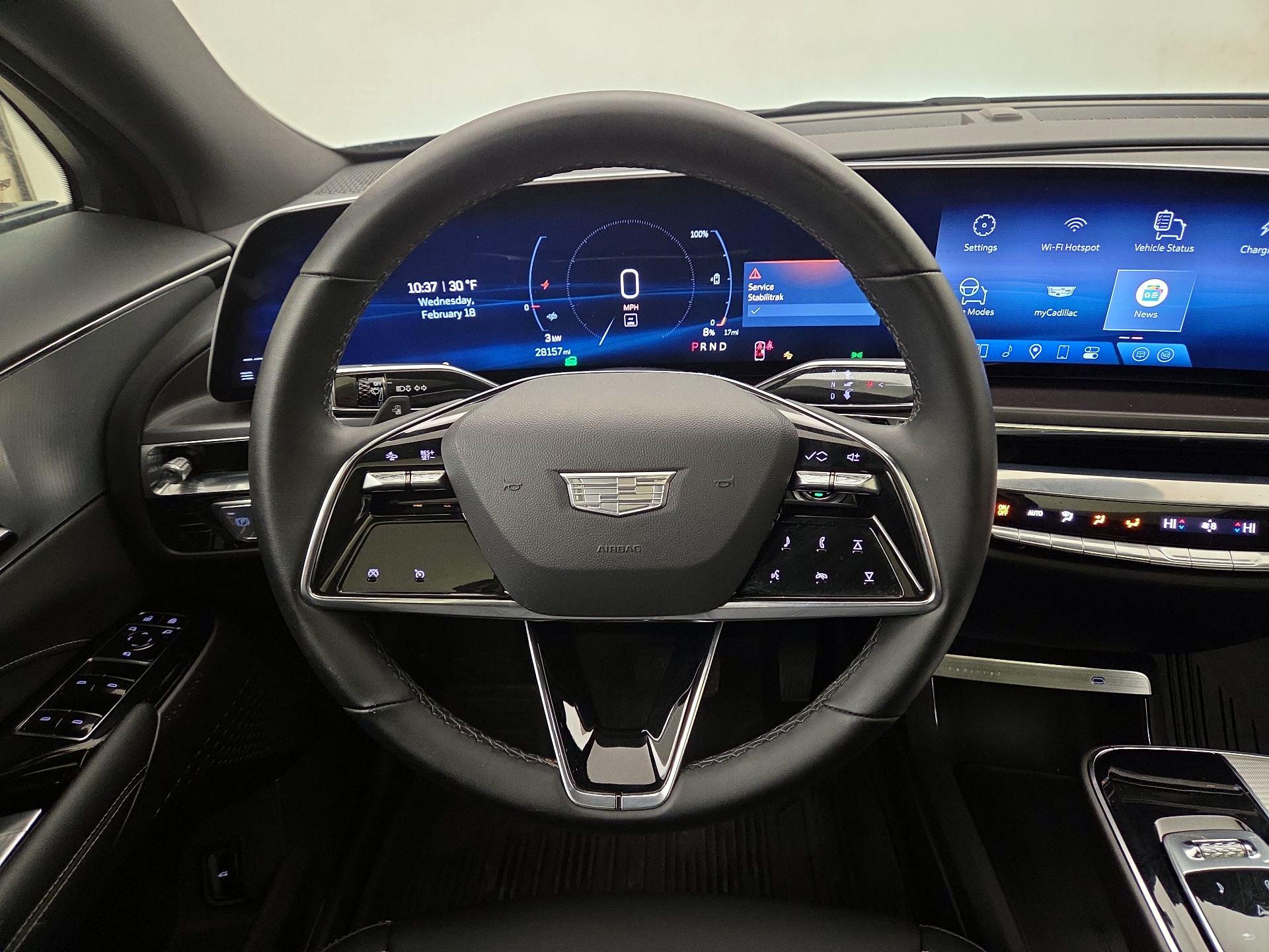 Thumbnail: 2024 Cadillac Lyriq - 10