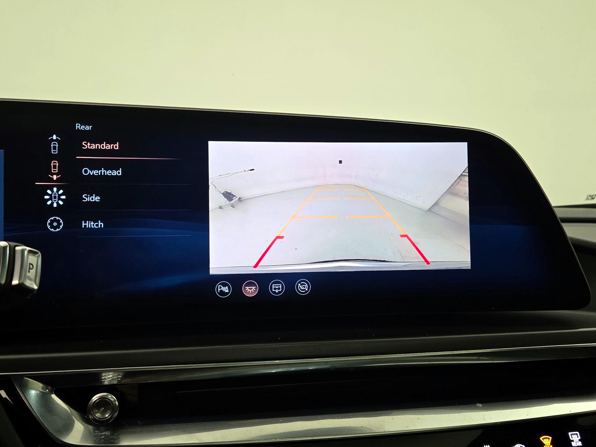 Thumbnail: 2024 Cadillac Lyriq - 14