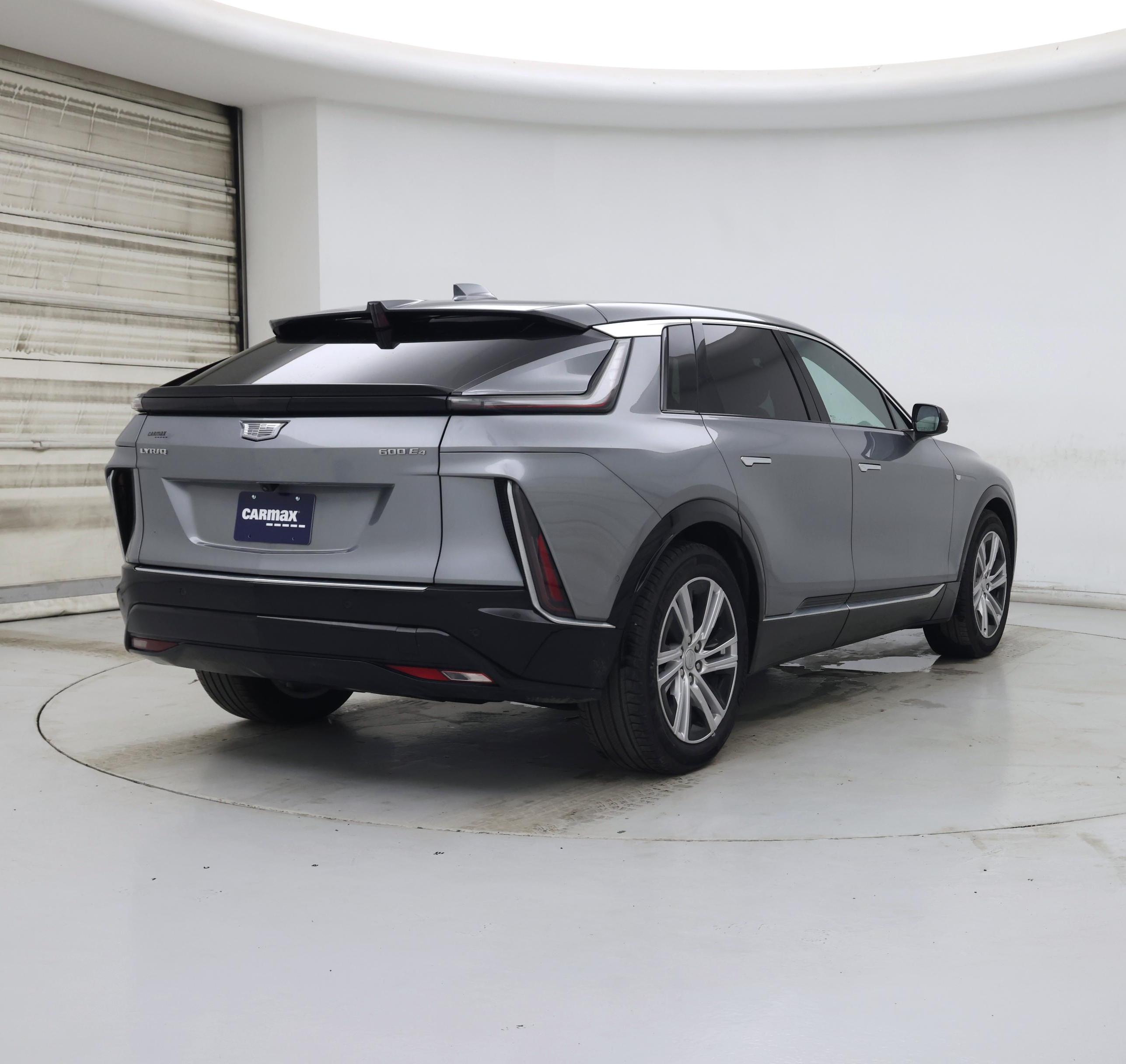 Thumbnail: 2024 Cadillac Lyriq - 8