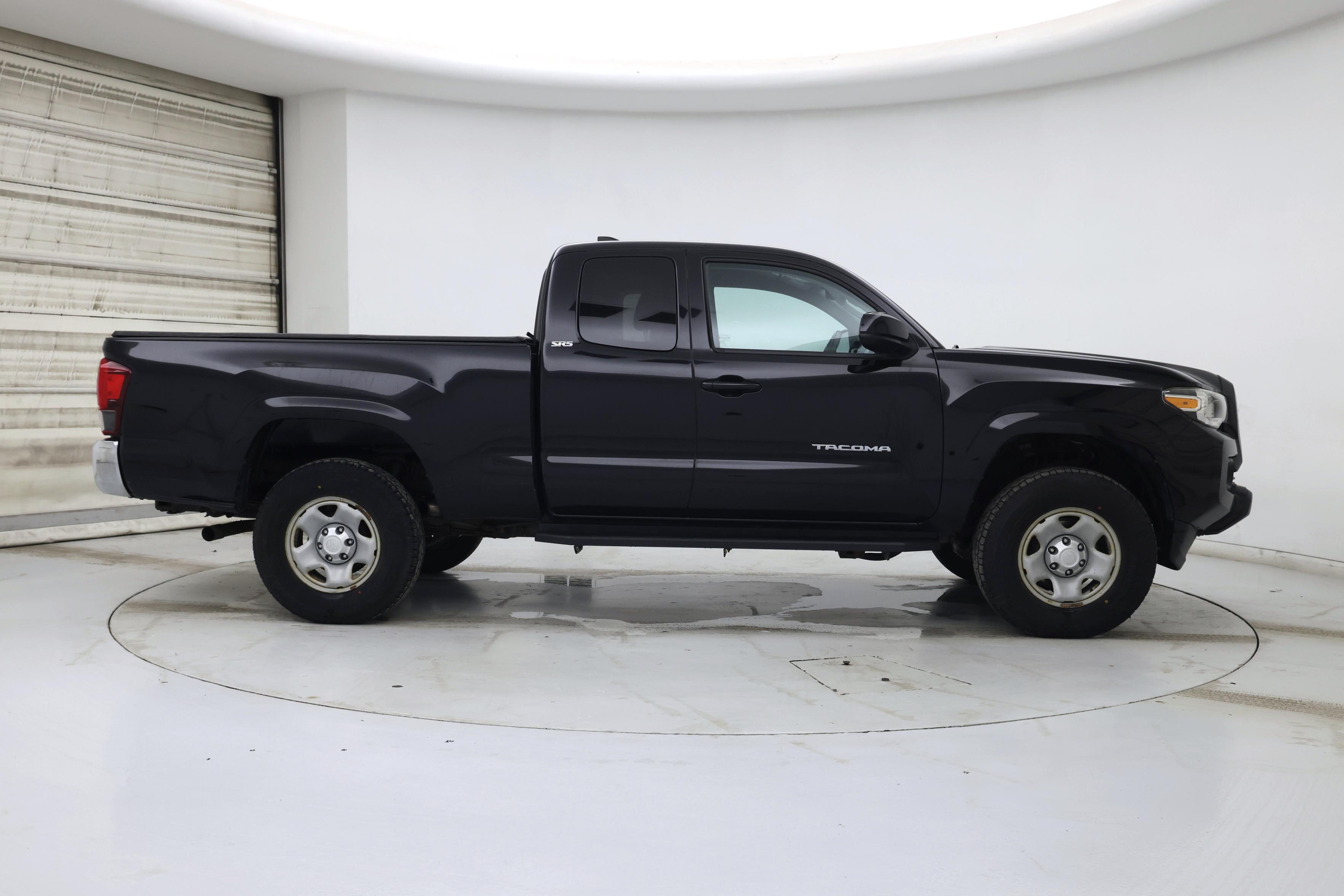 Thumbnail: 2018 Toyota Tacoma - 7