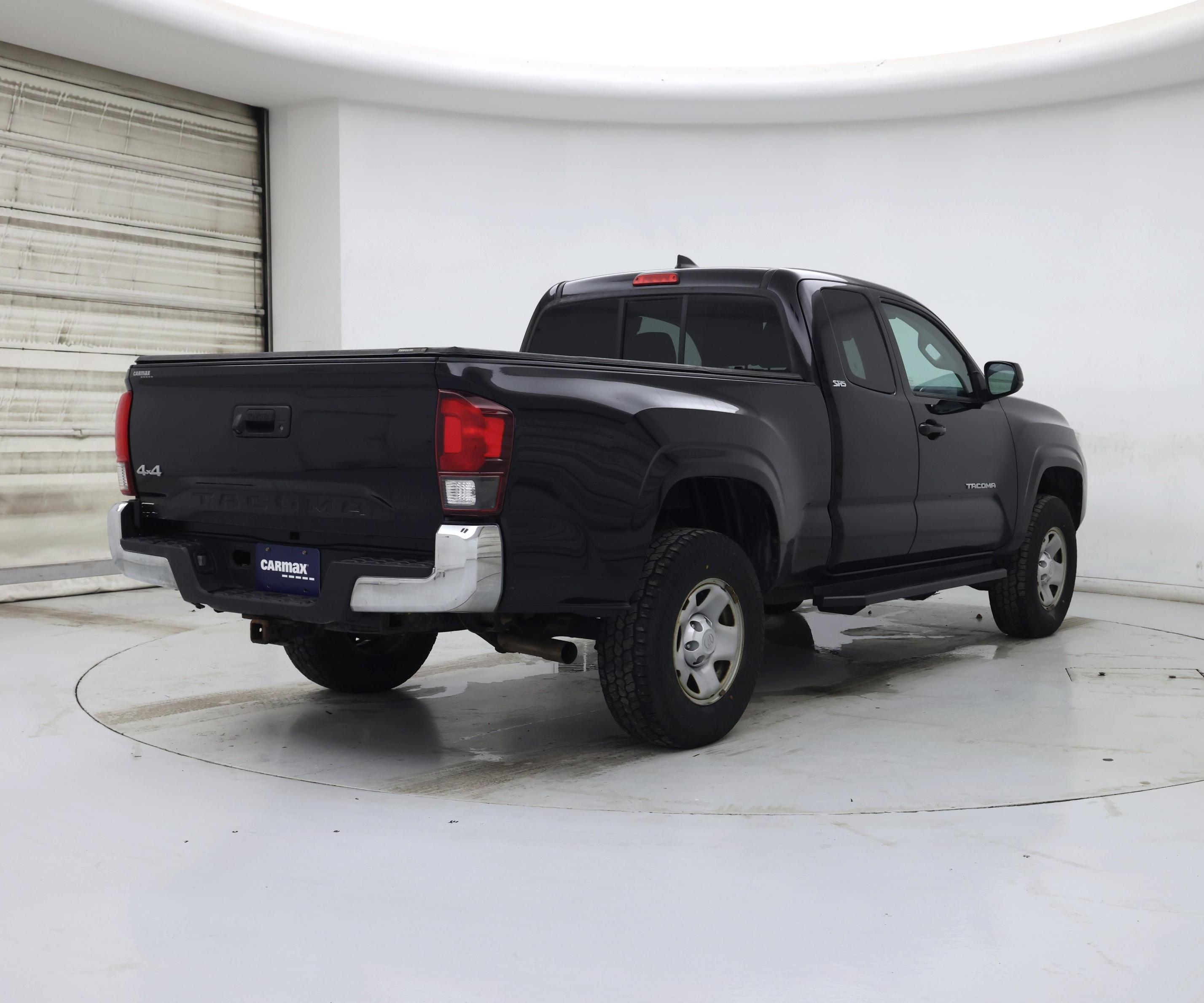 Thumbnail: 2018 Toyota Tacoma - 8