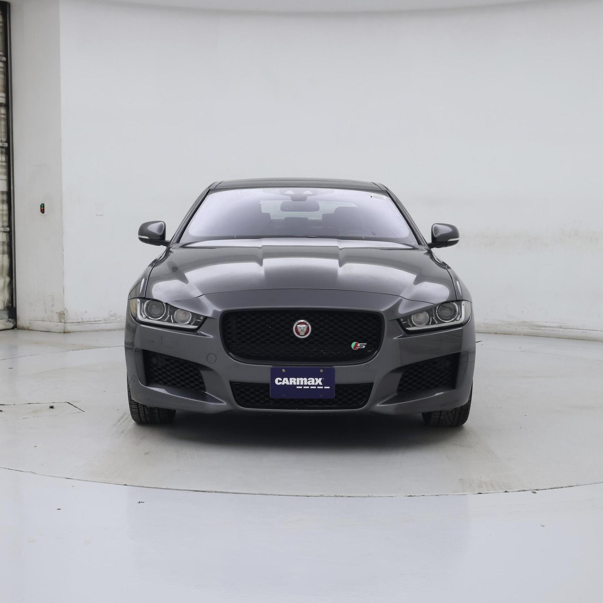 Thumbnail: 2018 Jaguar XE - 5