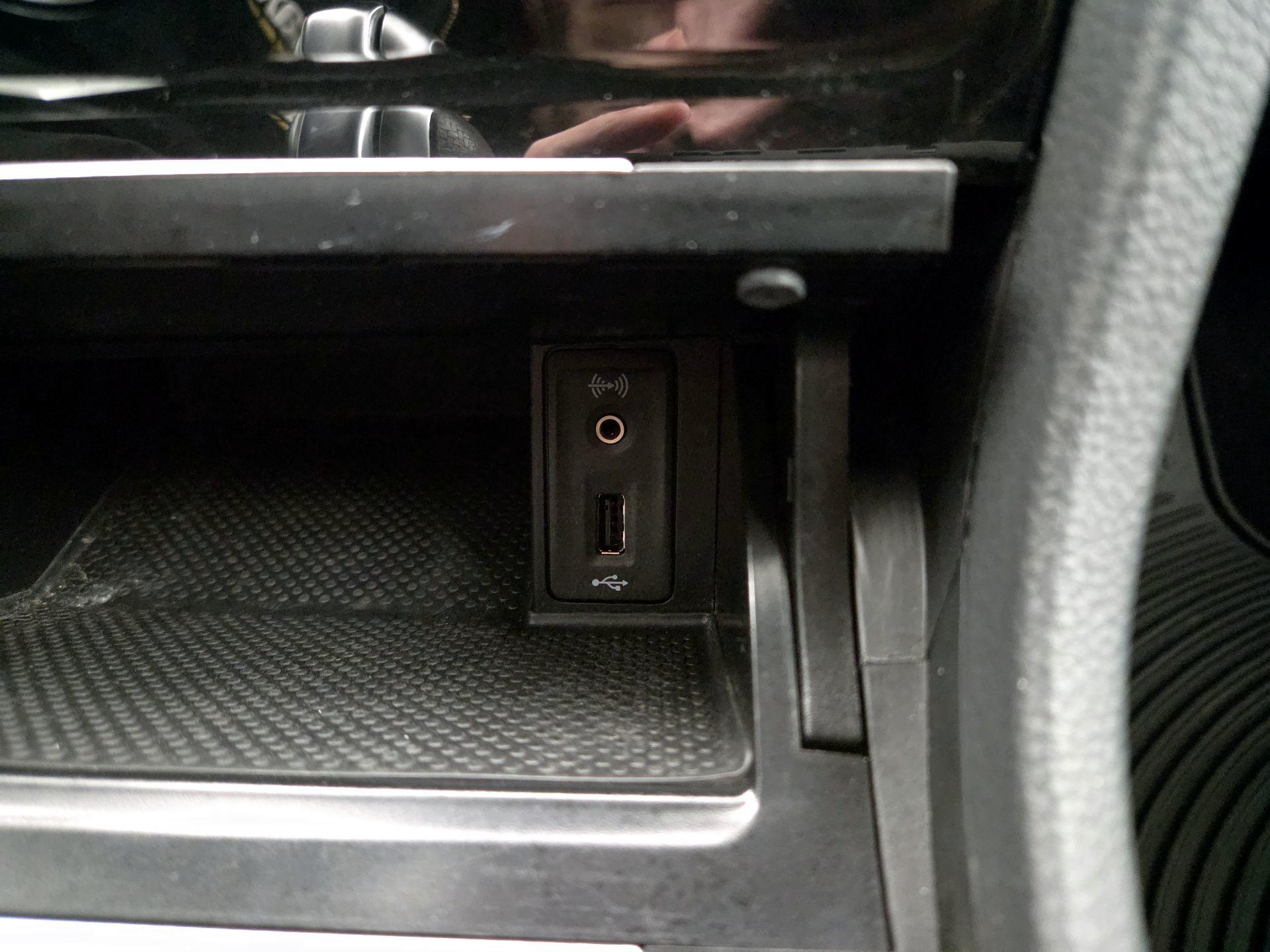 Thumbnail: 2016 Volkswagen Golf - 18