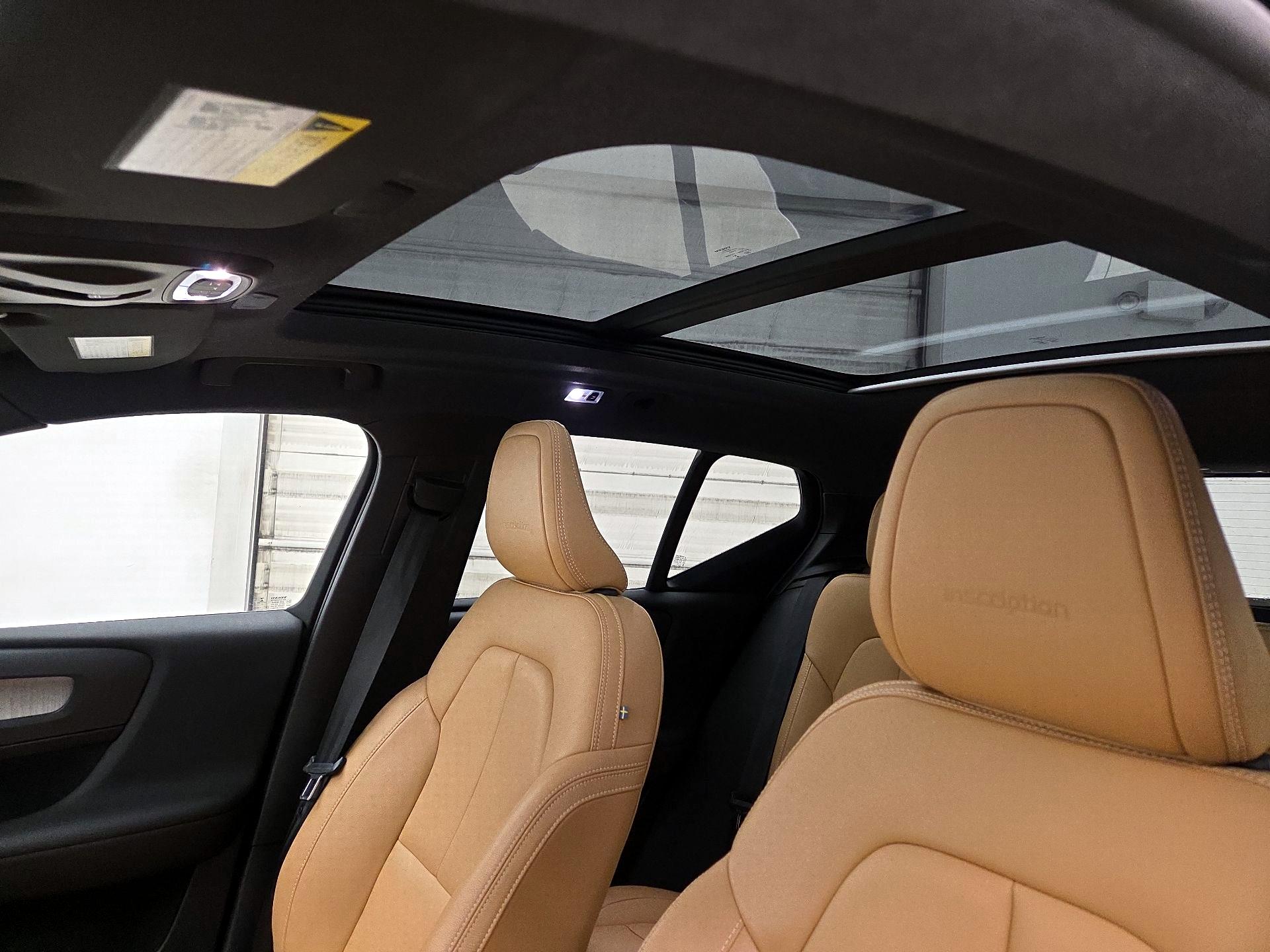 Thumbnail: 2019 Volvo XC40 - 19