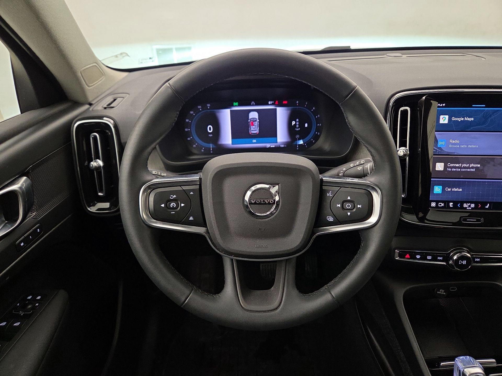 Thumbnail: 2023 Volvo XC40 - 10