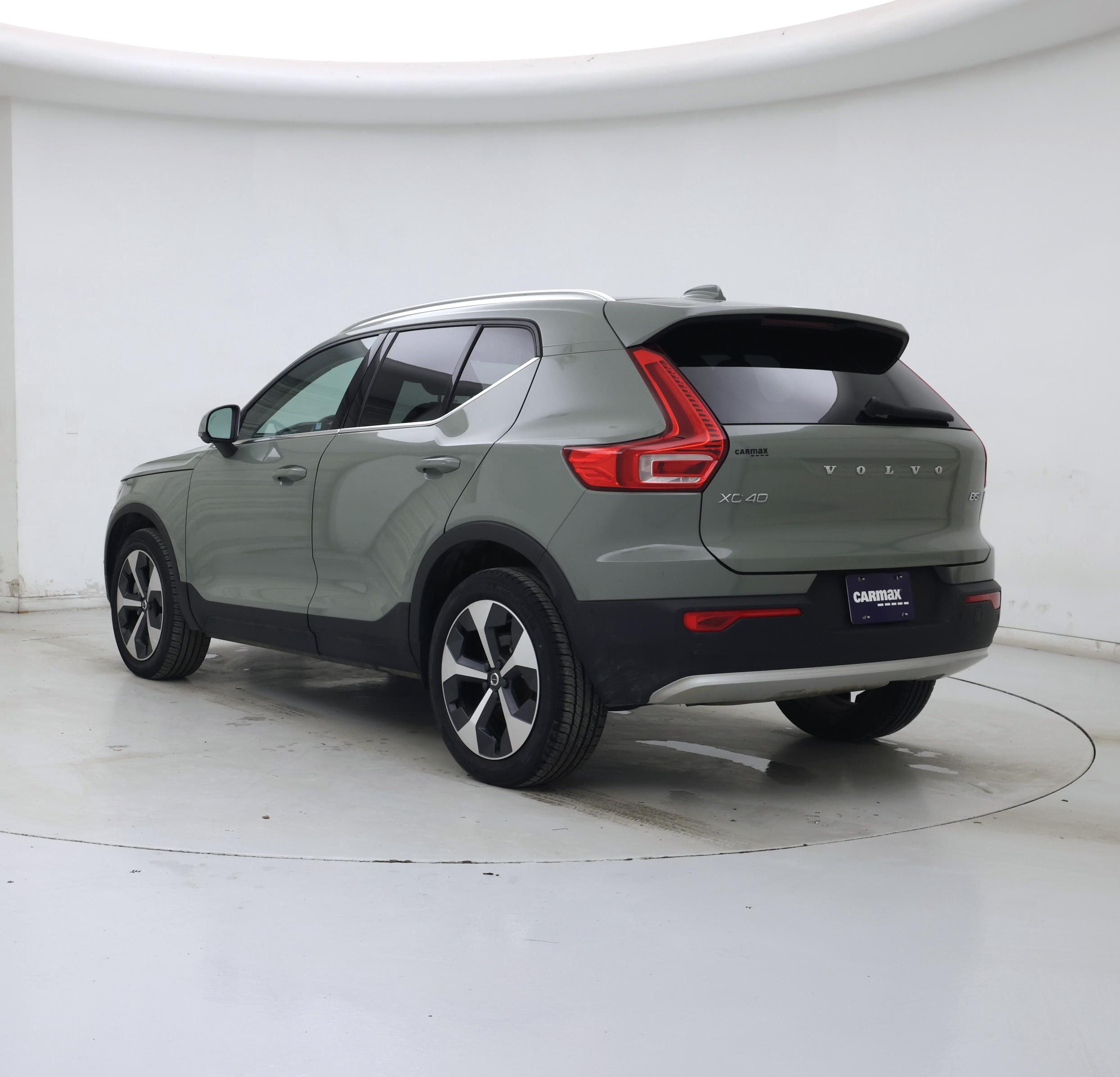 Thumbnail: 2023 Volvo XC40 - 2