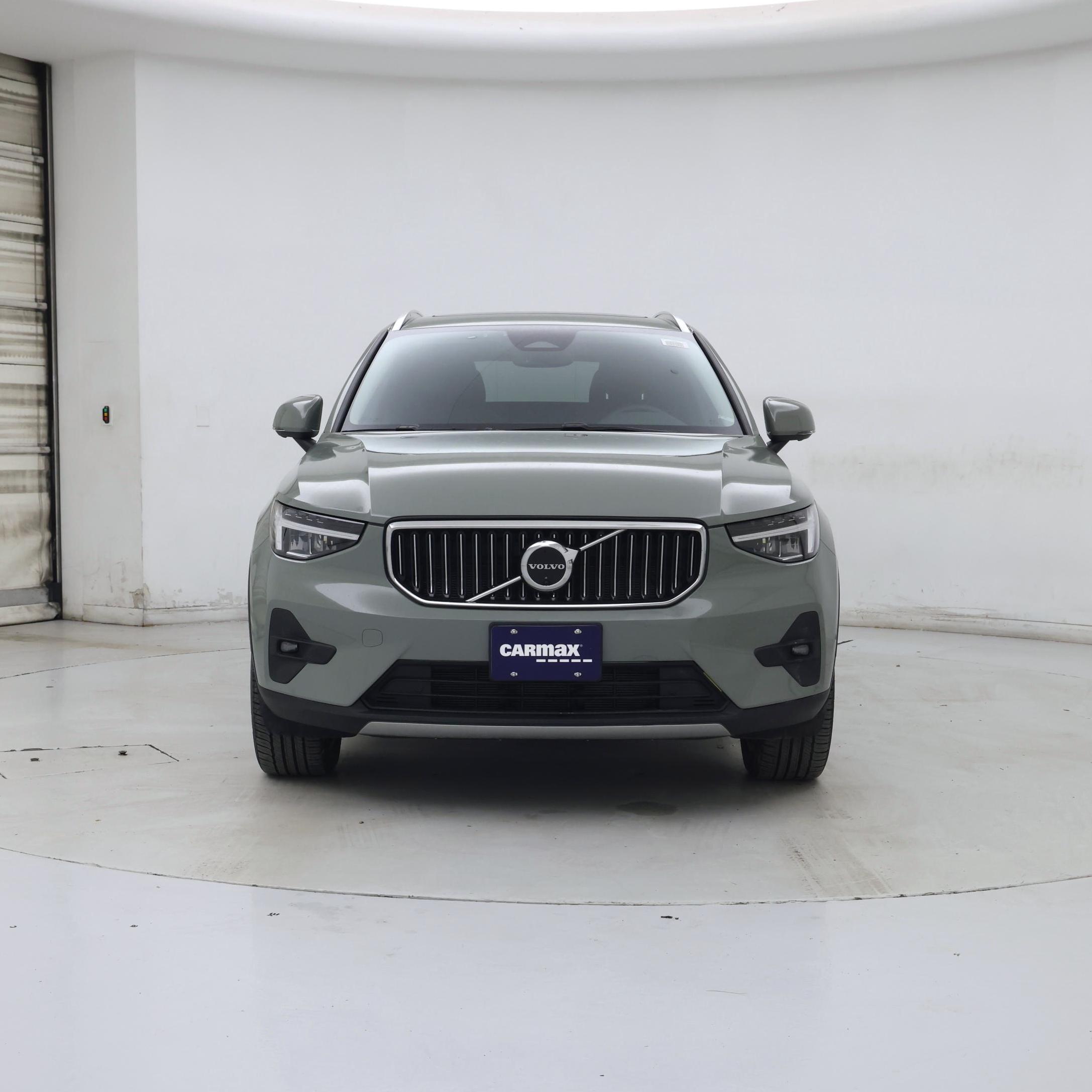 Thumbnail: 2023 Volvo XC40 - 5