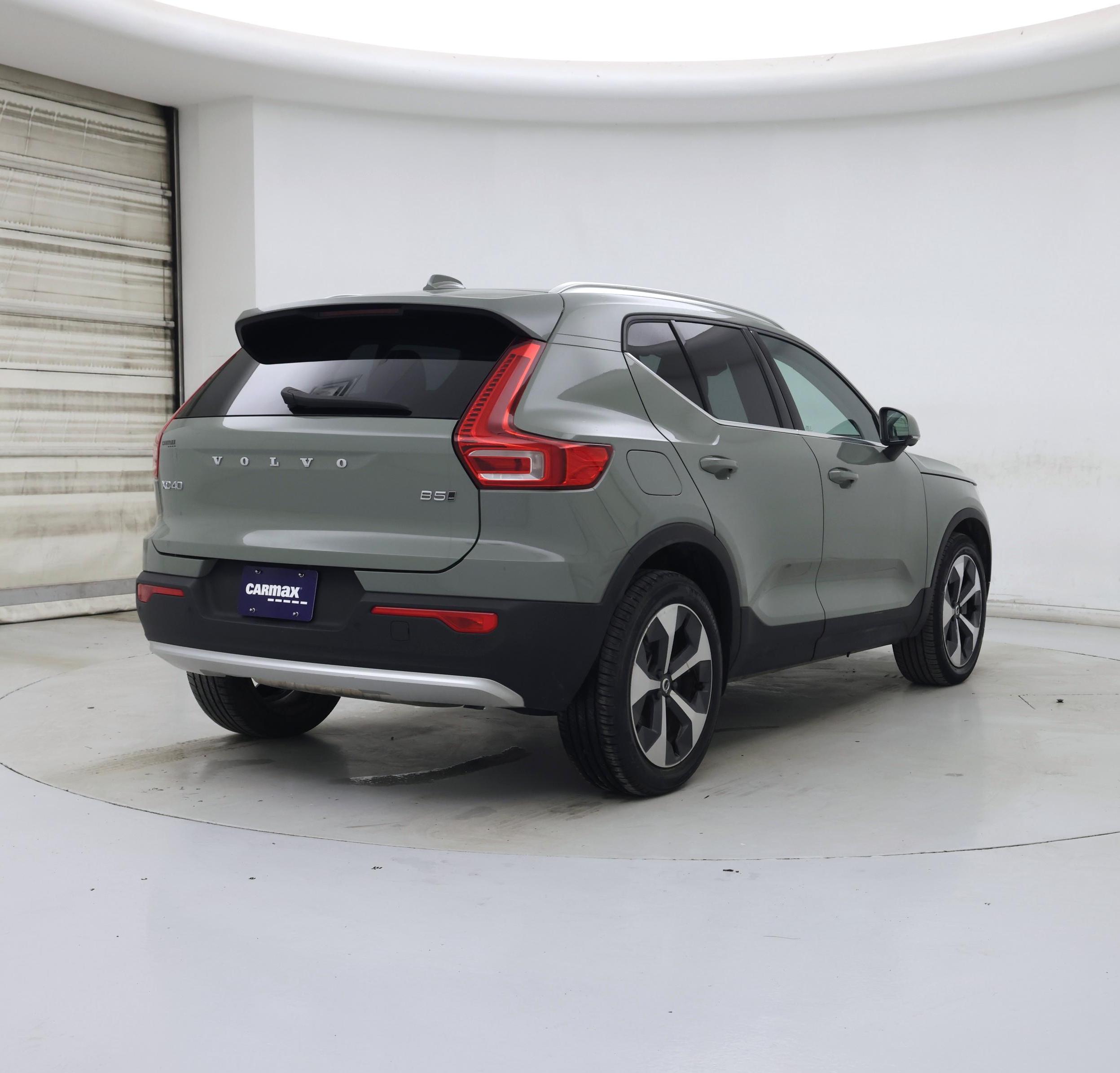 Thumbnail: 2023 Volvo XC40 - 8