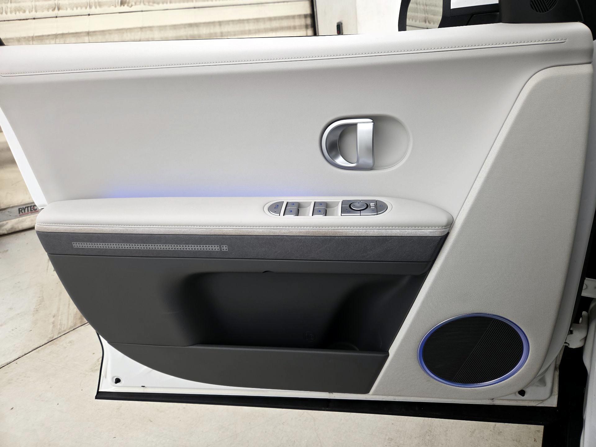 Thumbnail: 2023 Hyundai Ioniq 5 - 12