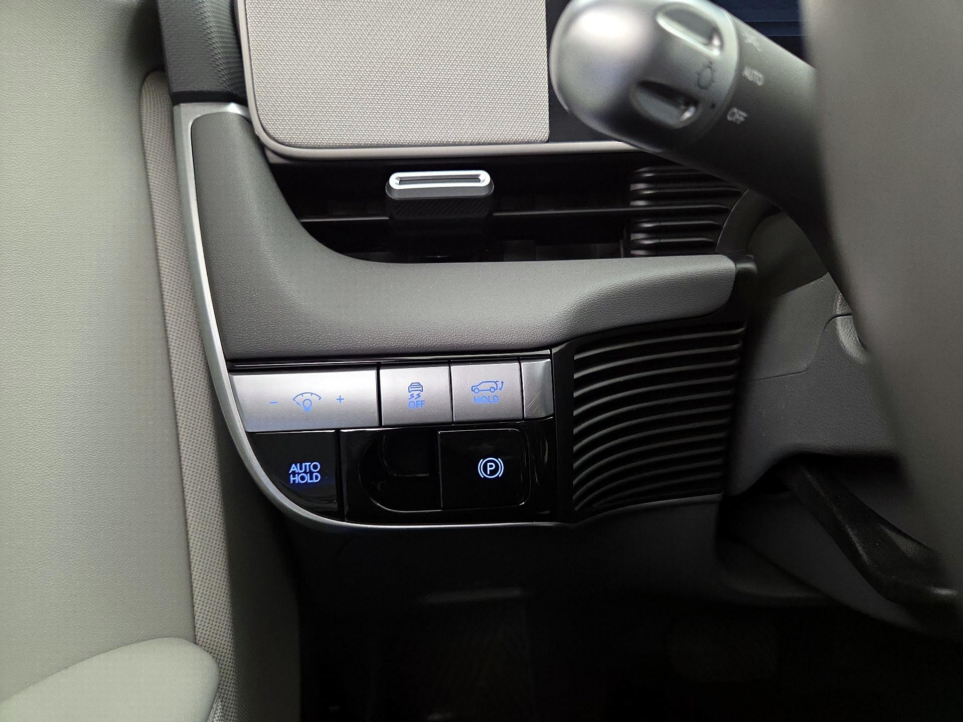 Thumbnail: 2023 Hyundai Ioniq 5 - 13