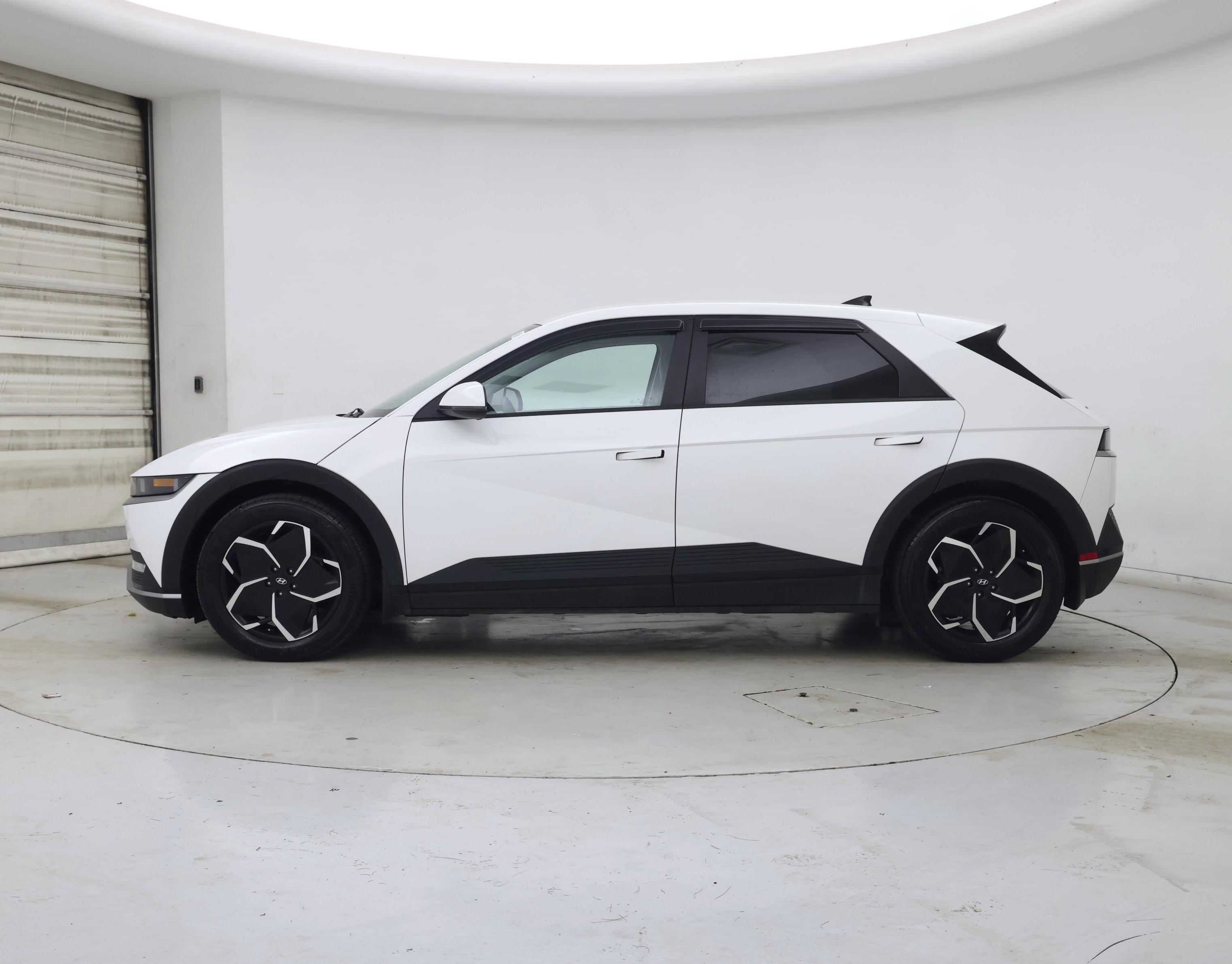 Thumbnail: 2023 Hyundai Ioniq 5 - 3