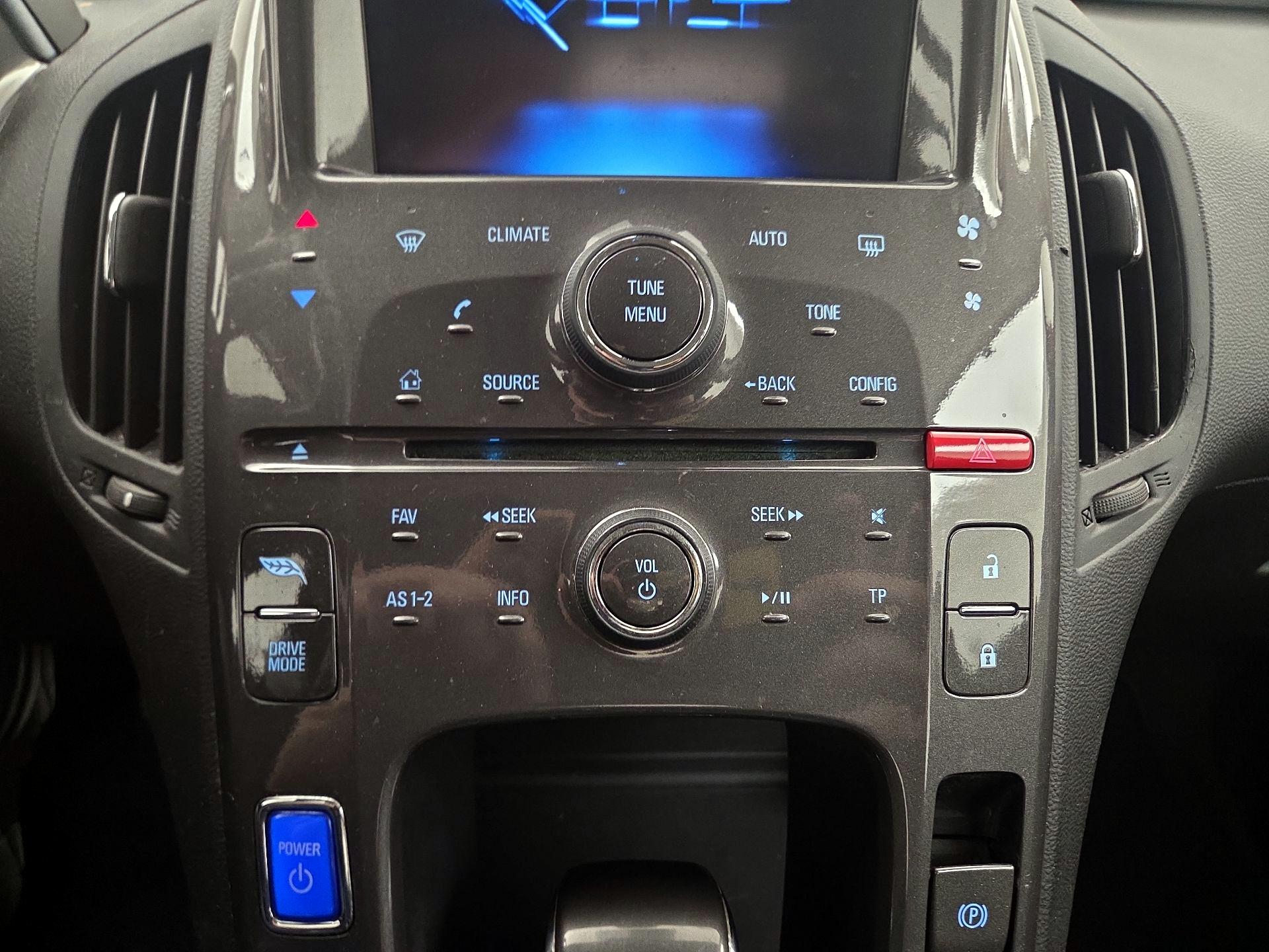 Thumbnail: 2015 Chevrolet Volt - 15