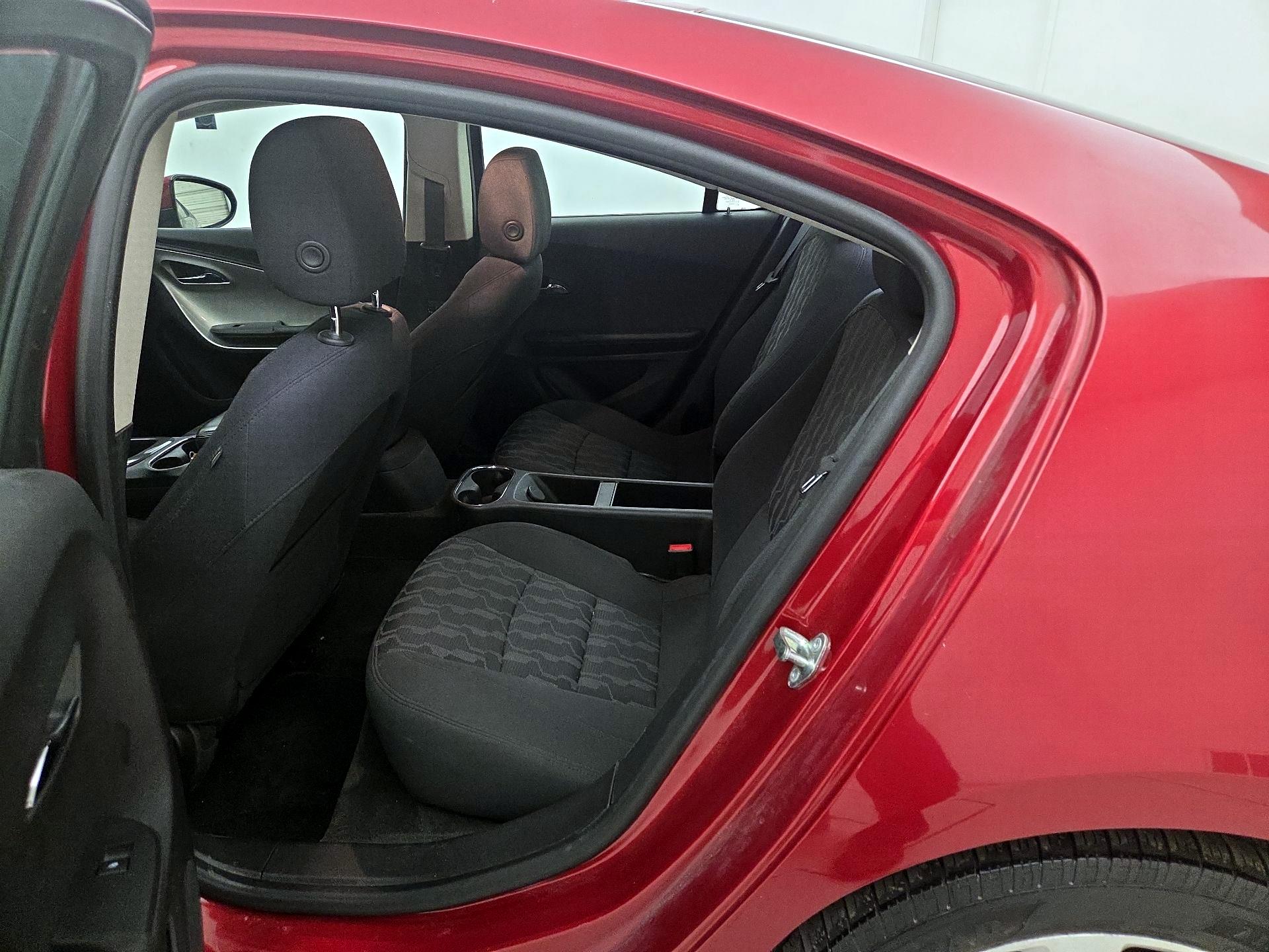 Thumbnail: 2015 Chevrolet Volt - 18