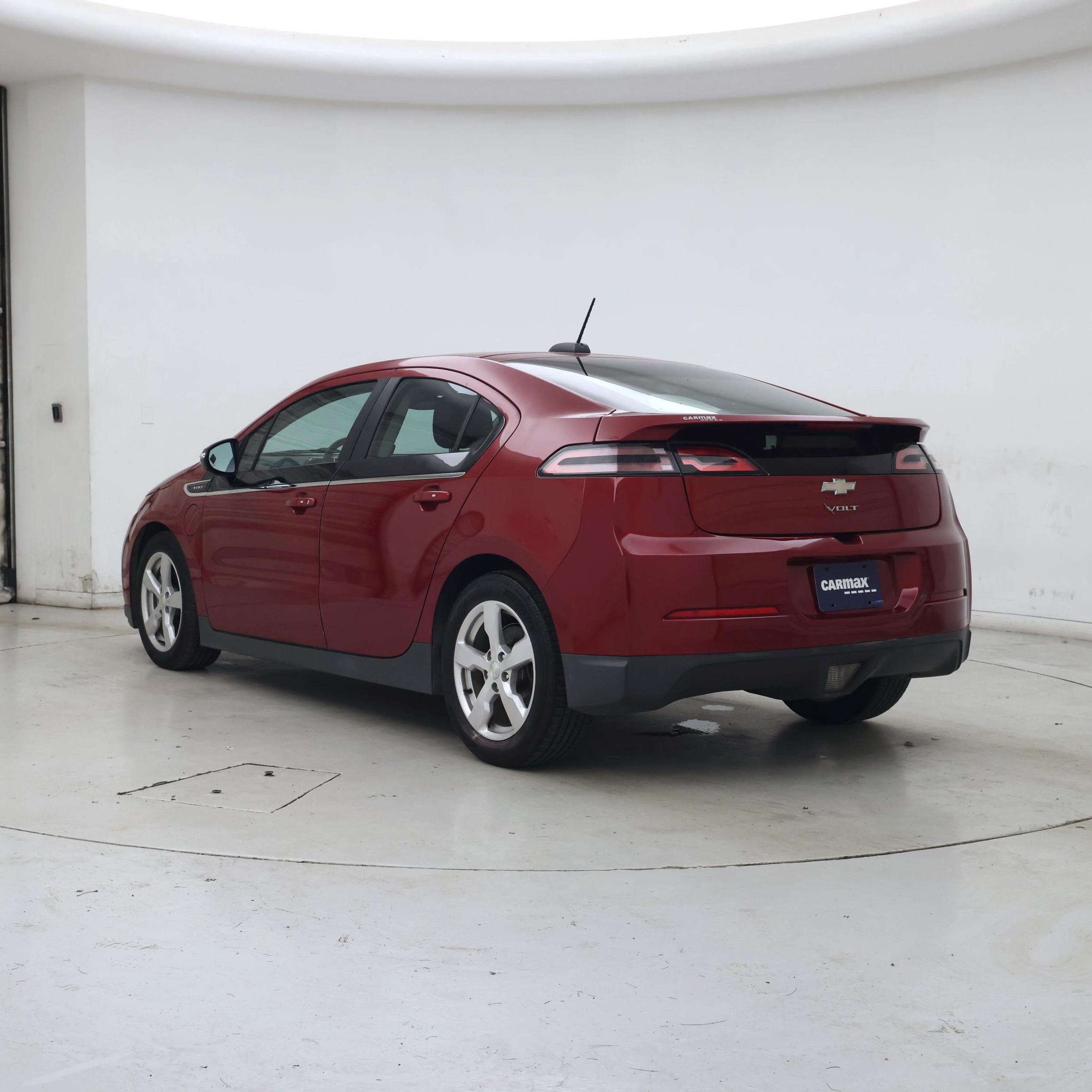 Thumbnail: 2015 Chevrolet Volt - 2