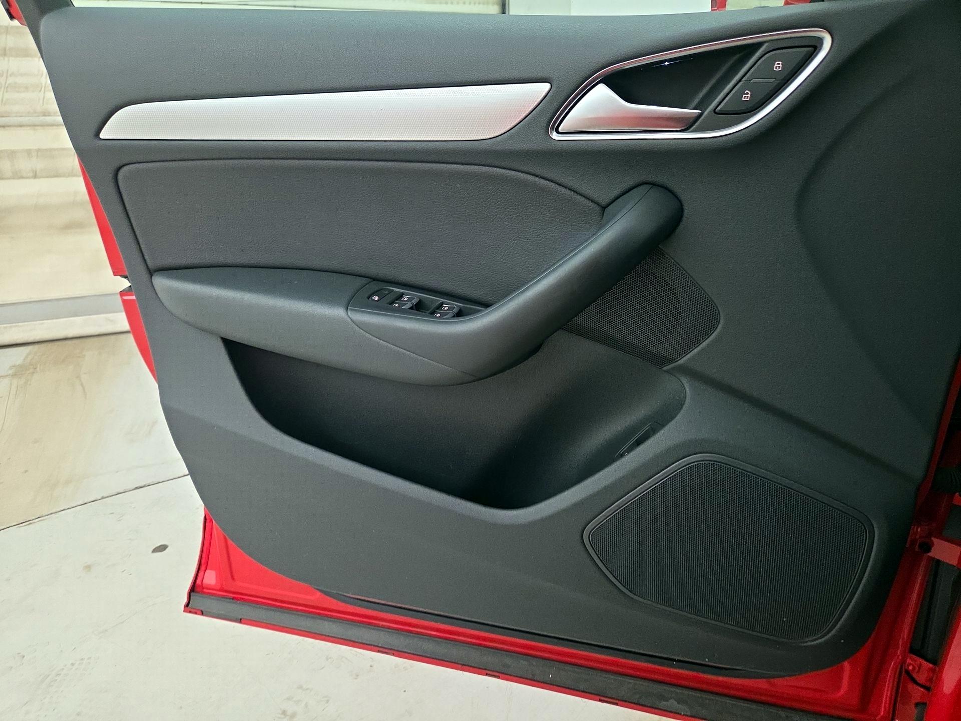 Thumbnail: 2017 Audi Q3 - 12