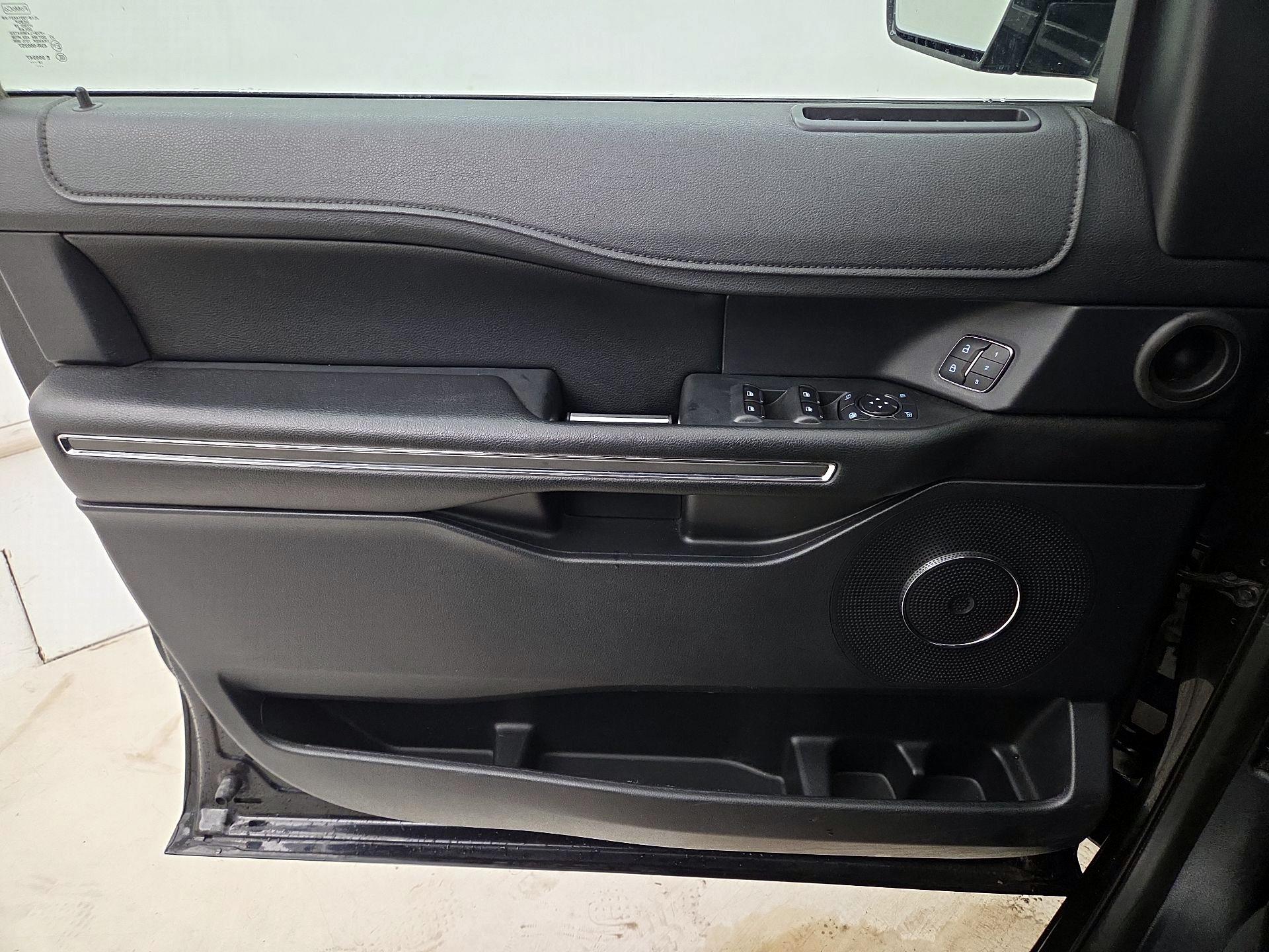 Thumbnail: 2019 Ford Expedition - 12