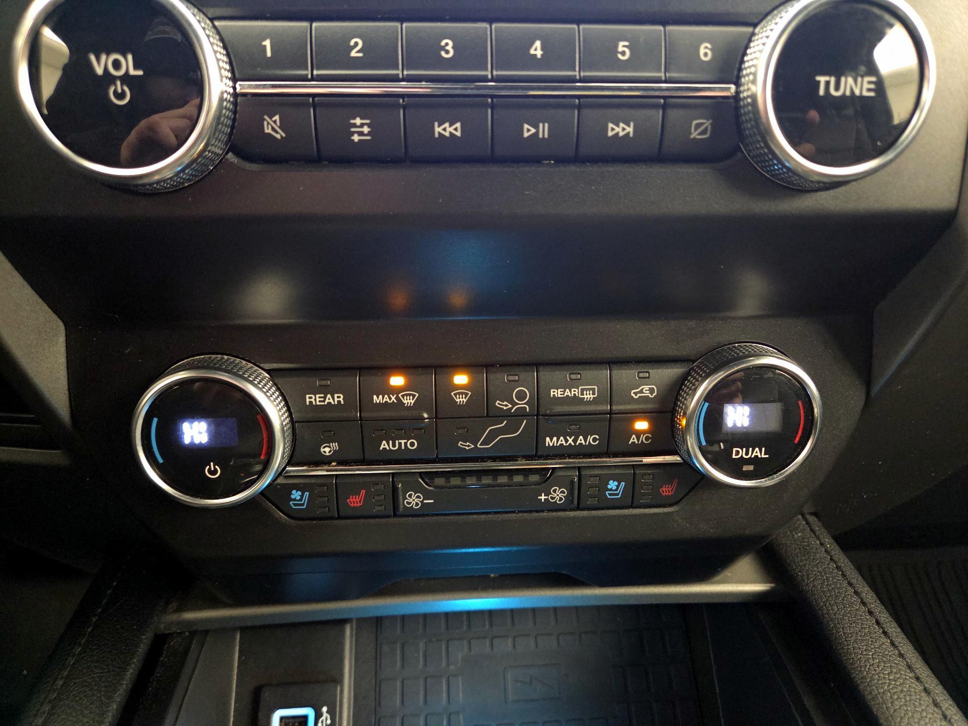 Thumbnail: 2019 Ford Expedition - 17