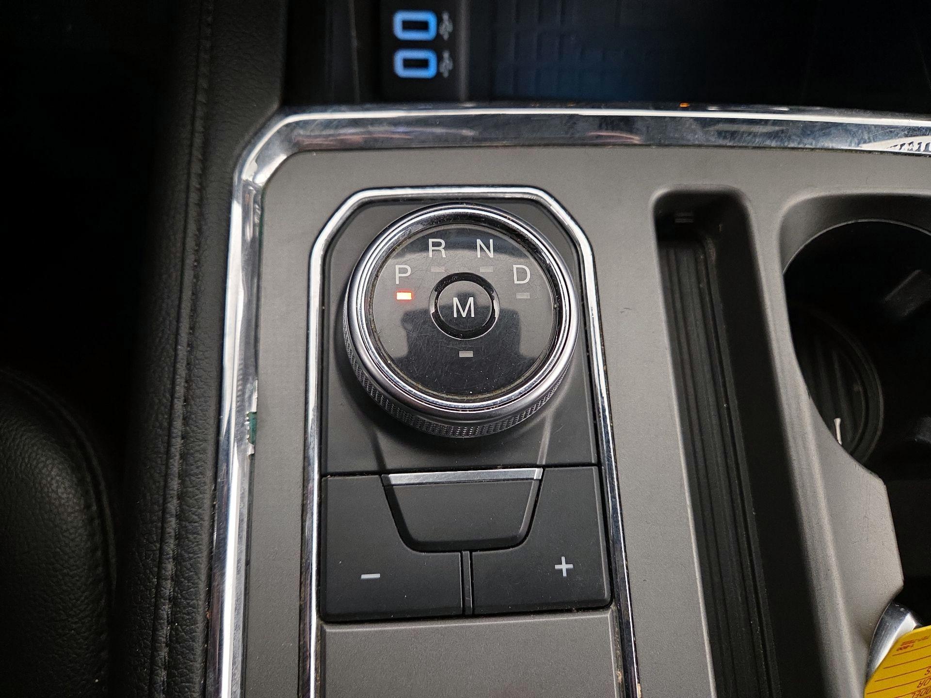 Thumbnail: 2019 Ford Expedition - 18