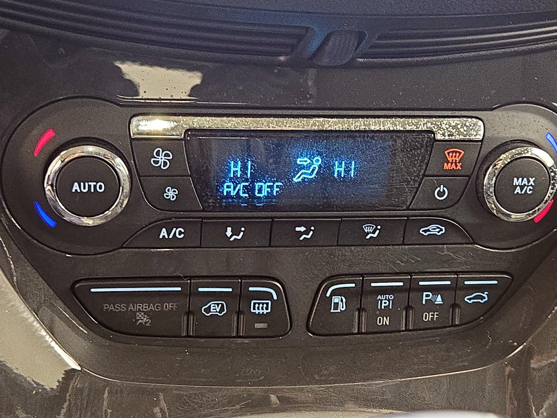 Thumbnail: 2016 Ford C-Max - 17