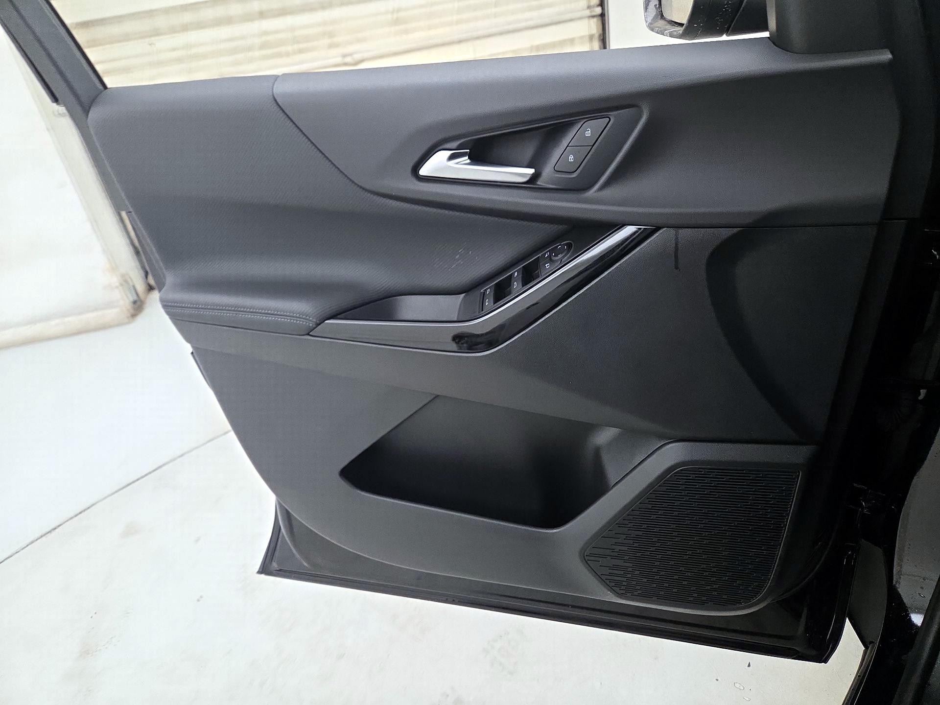 Thumbnail: 2026 Chevrolet Equinox - 12