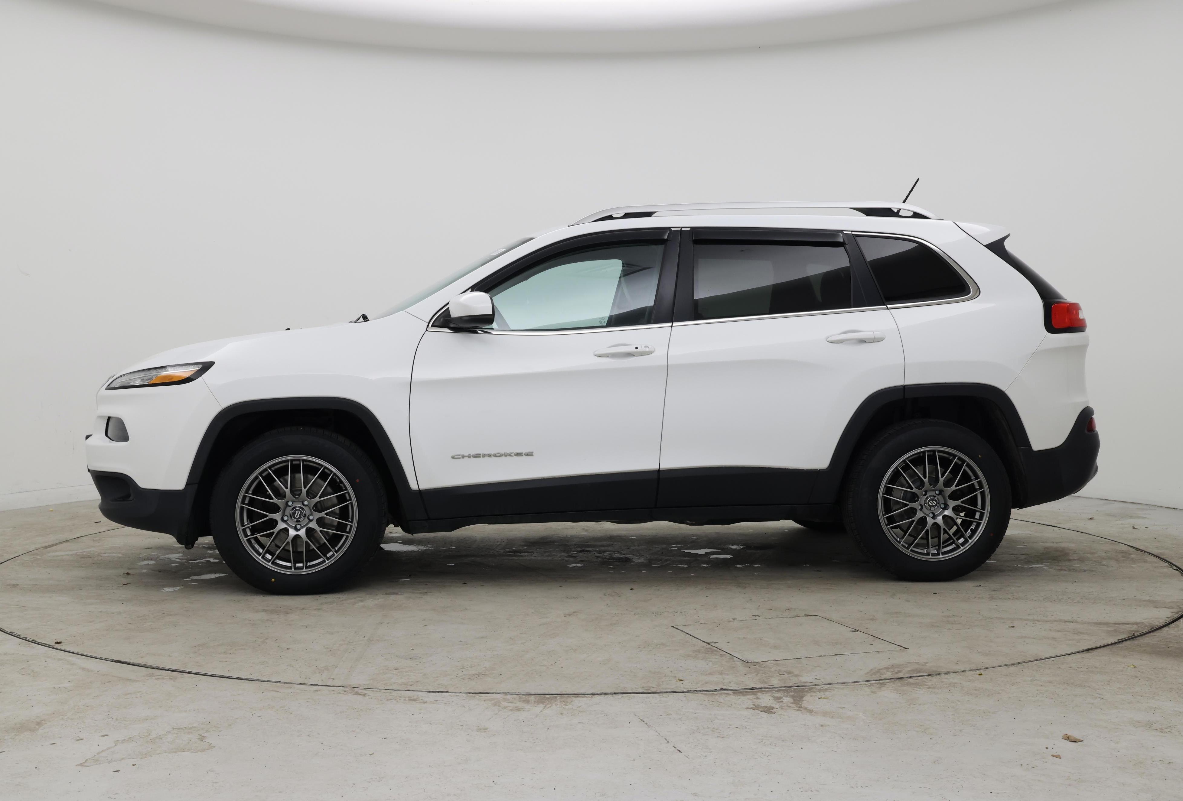 Thumbnail: 2015 Jeep Cherokee - 3