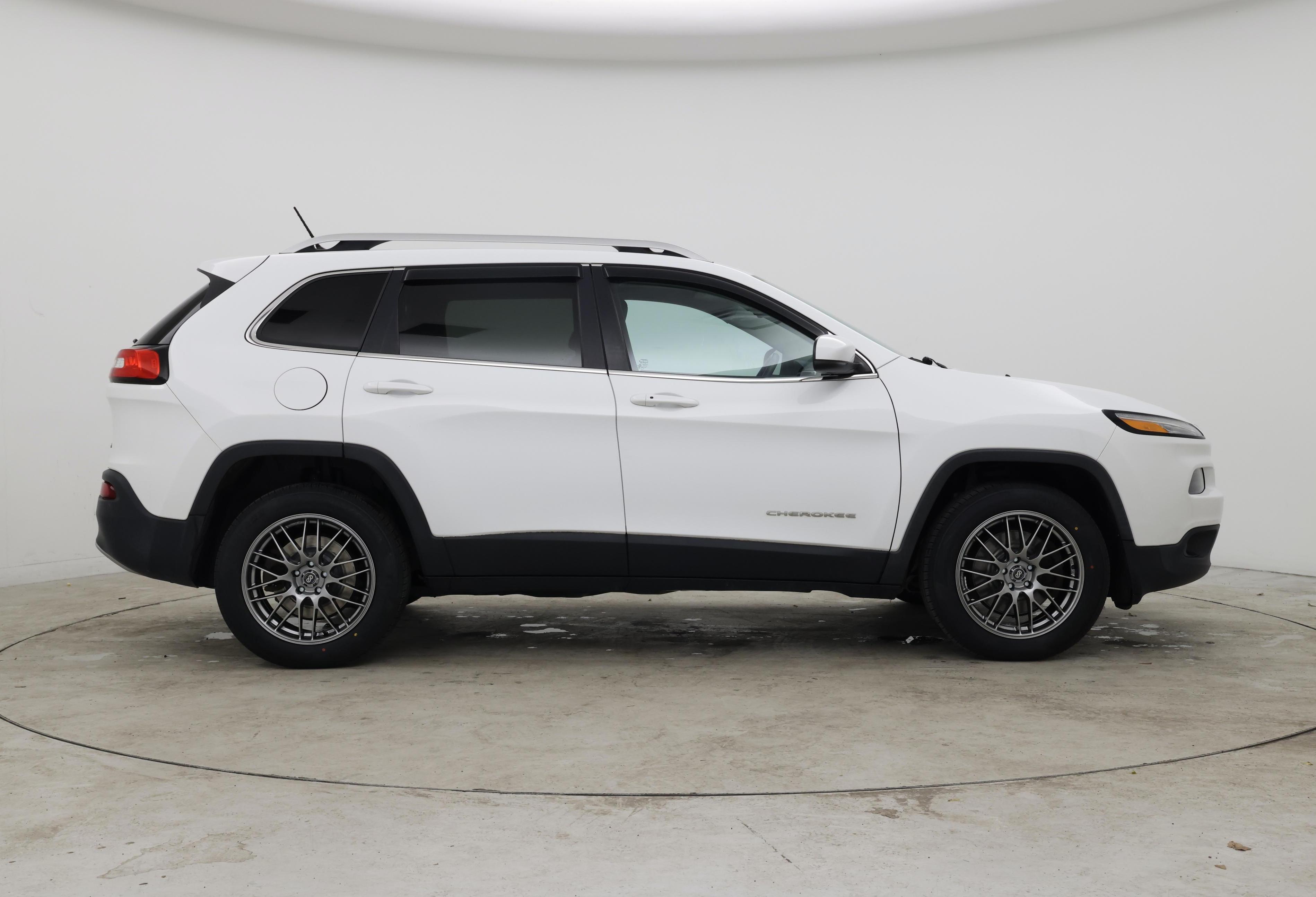 Thumbnail: 2015 Jeep Cherokee - 7