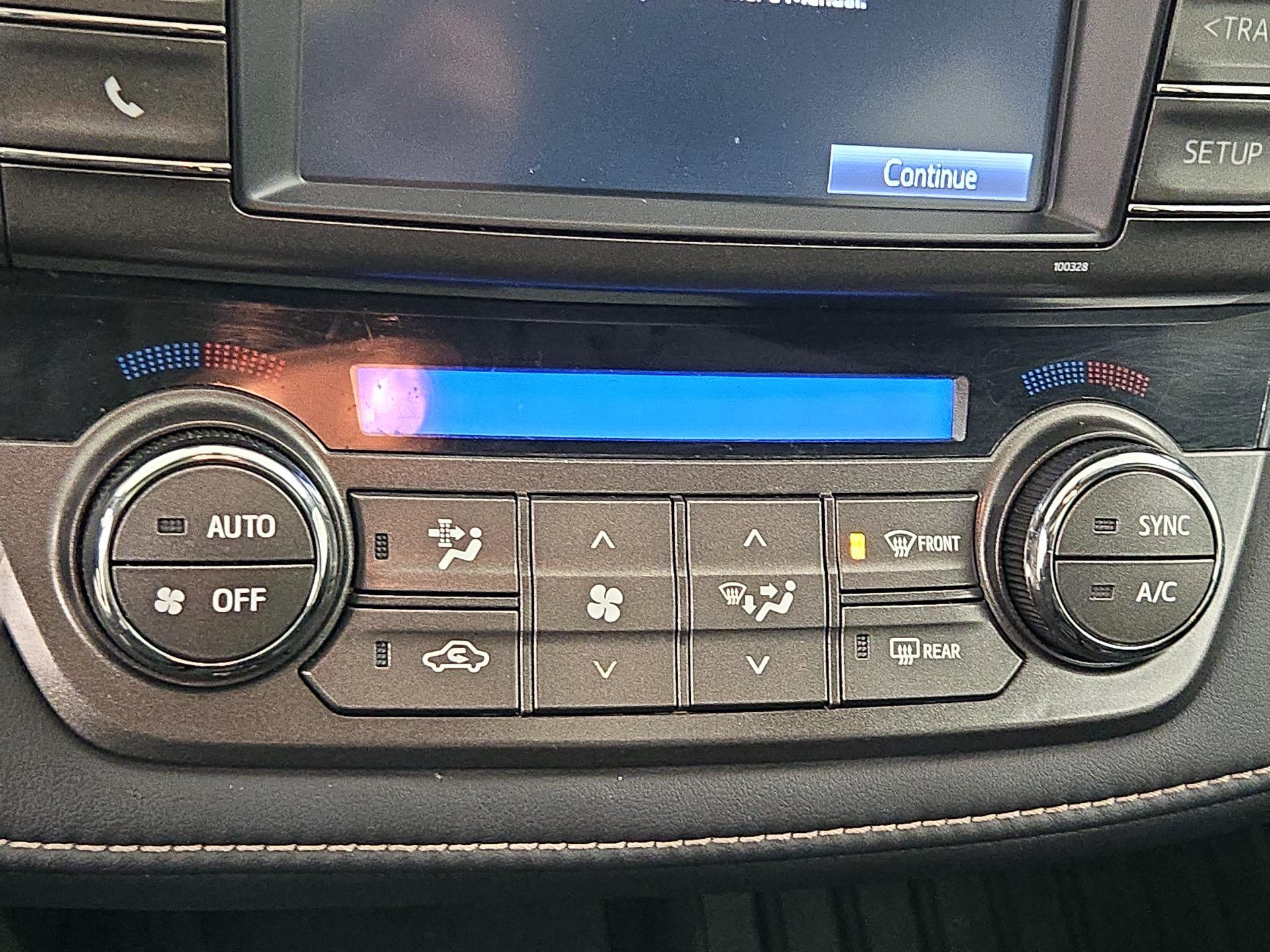 Thumbnail: 2014 Toyota RAV4 - 16