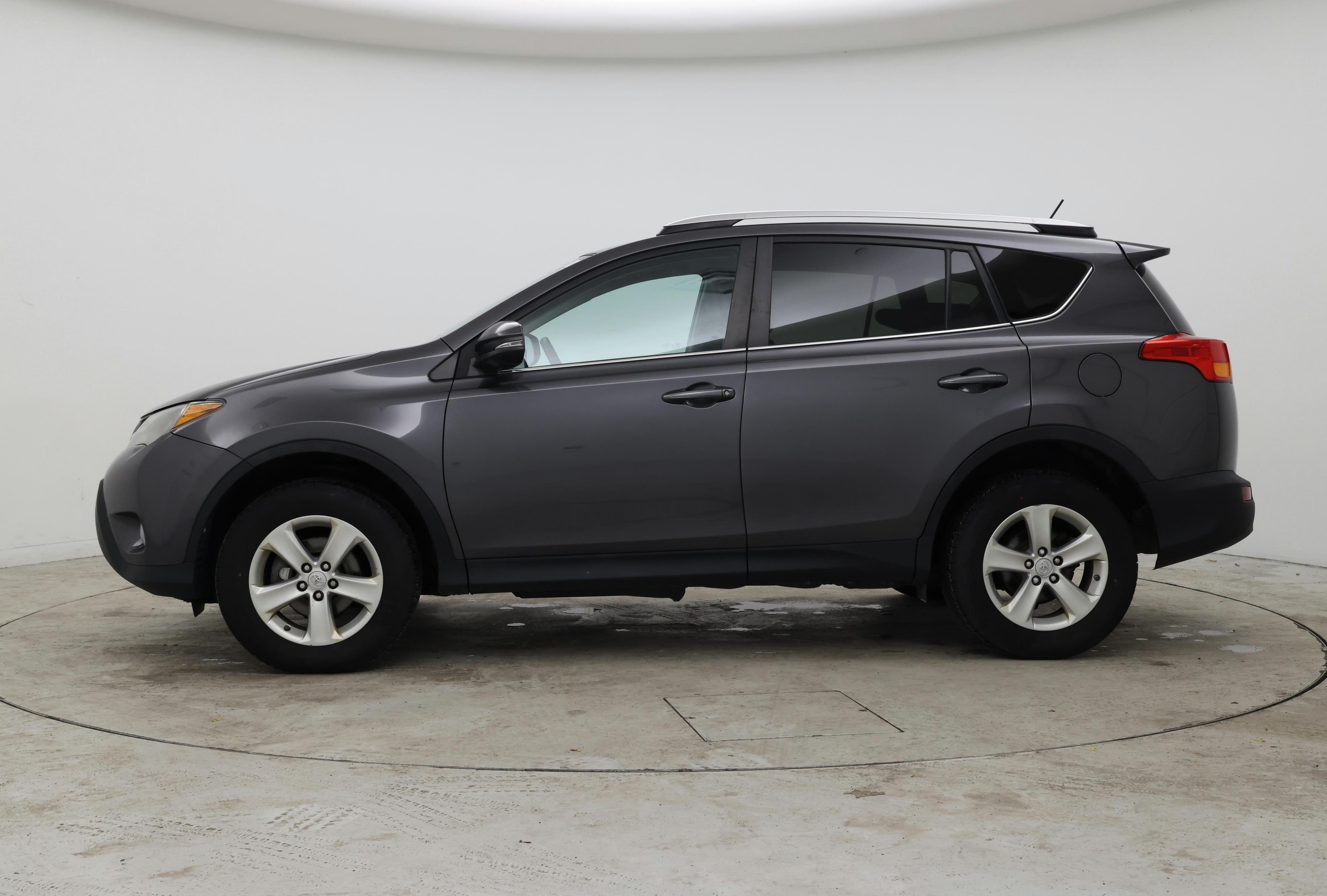 Thumbnail: 2014 Toyota RAV4 - 3