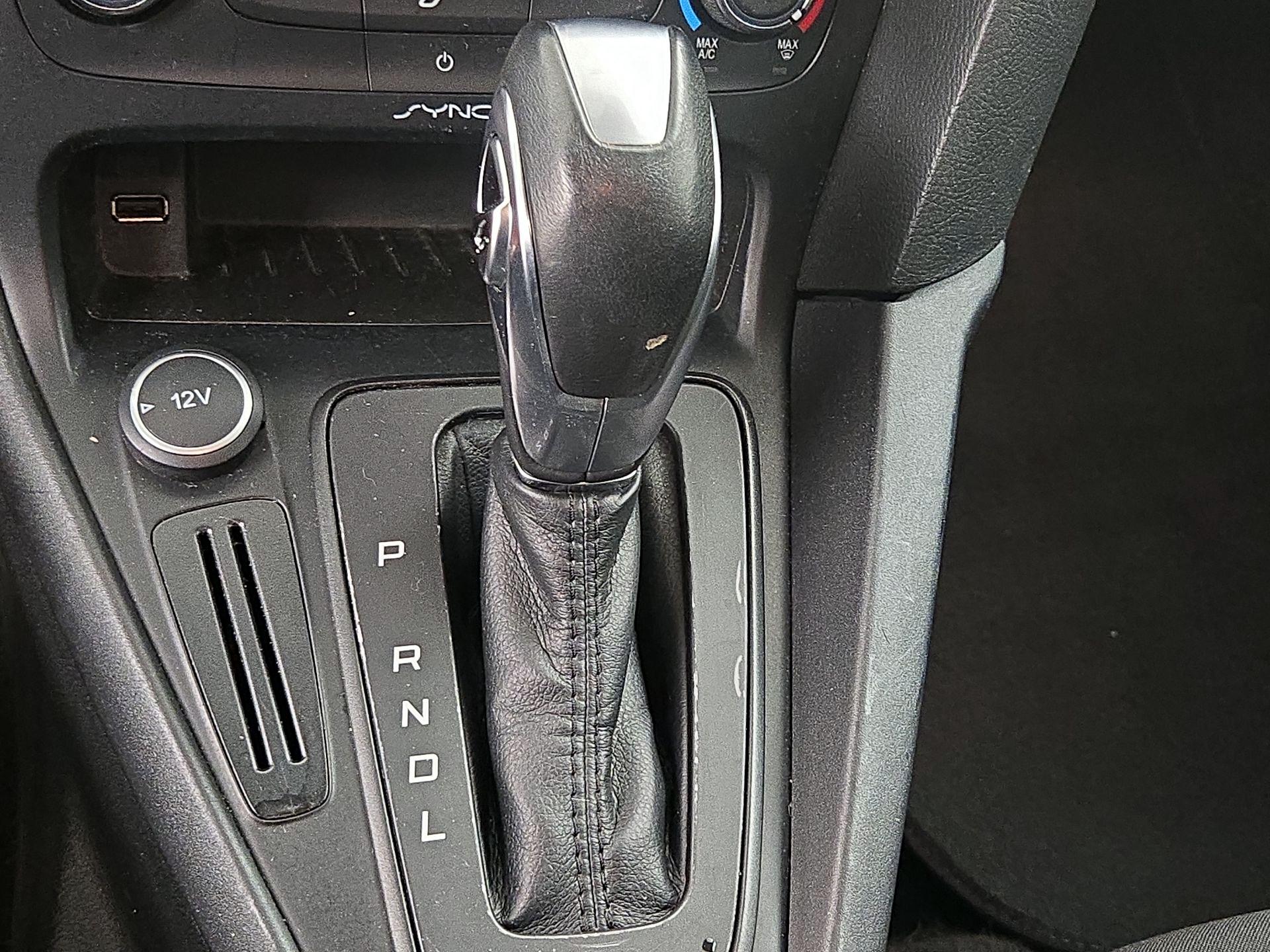 Thumbnail: 2015 Ford Focus - 17