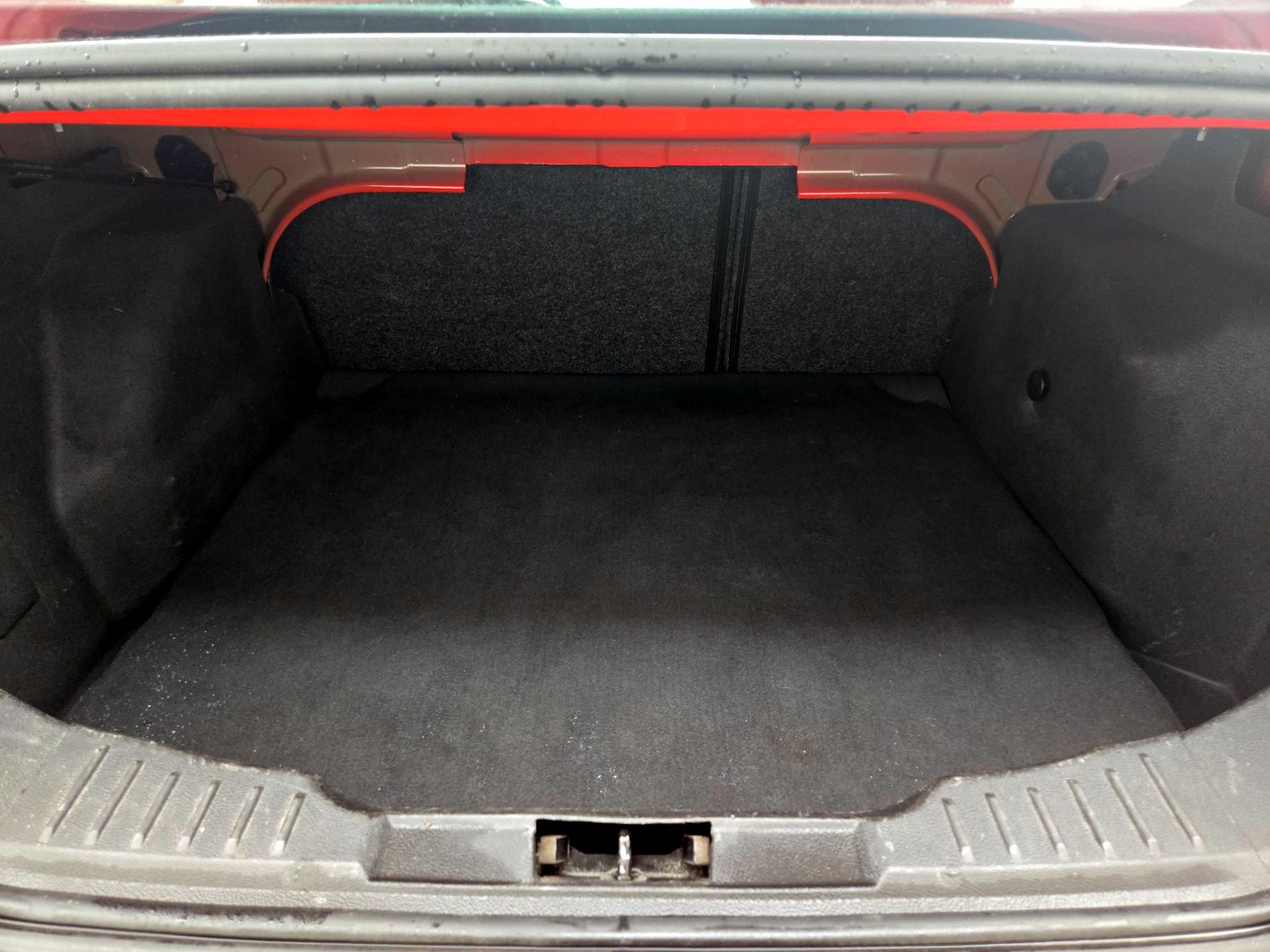 Thumbnail: 2015 Ford Focus - 20