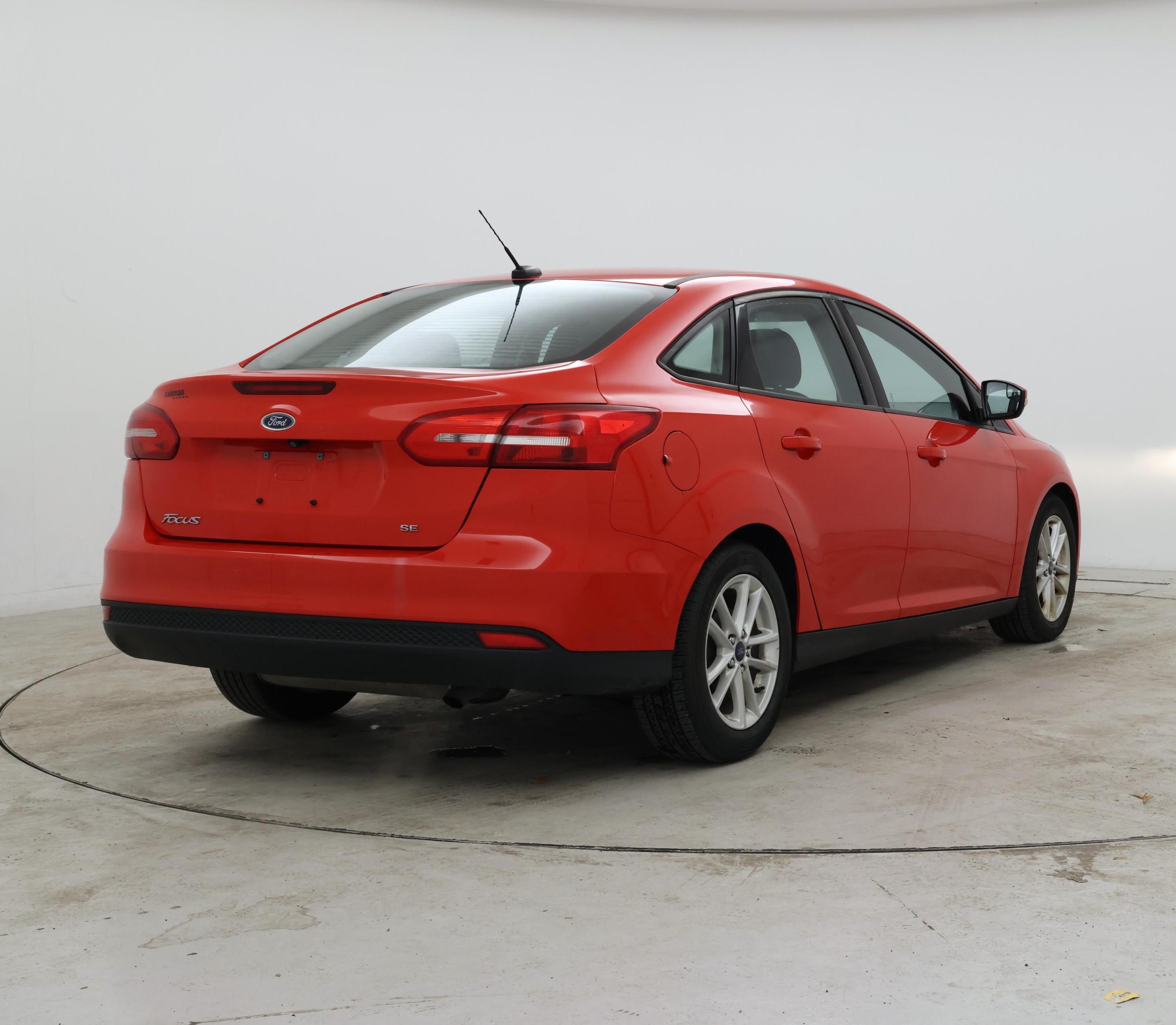 Thumbnail: 2015 Ford Focus - 8