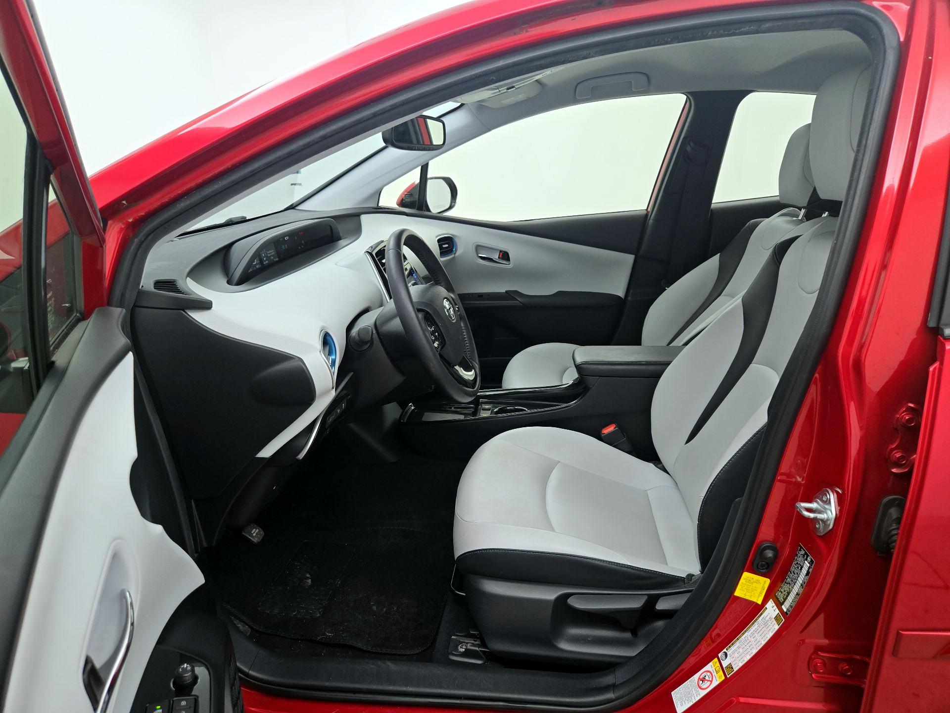 Thumbnail: 2019 Toyota Prius - 11