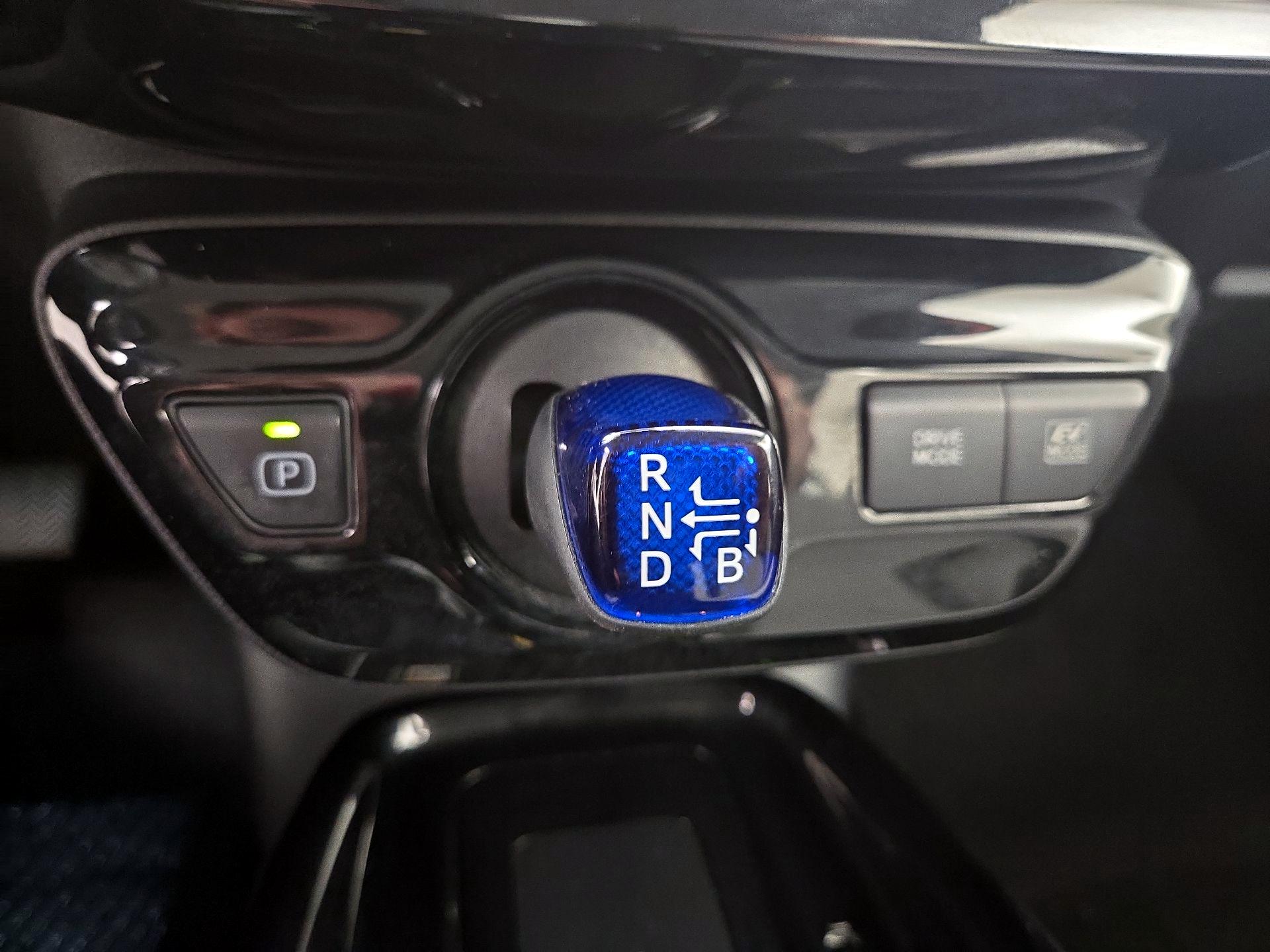 Thumbnail: 2019 Toyota Prius - 17